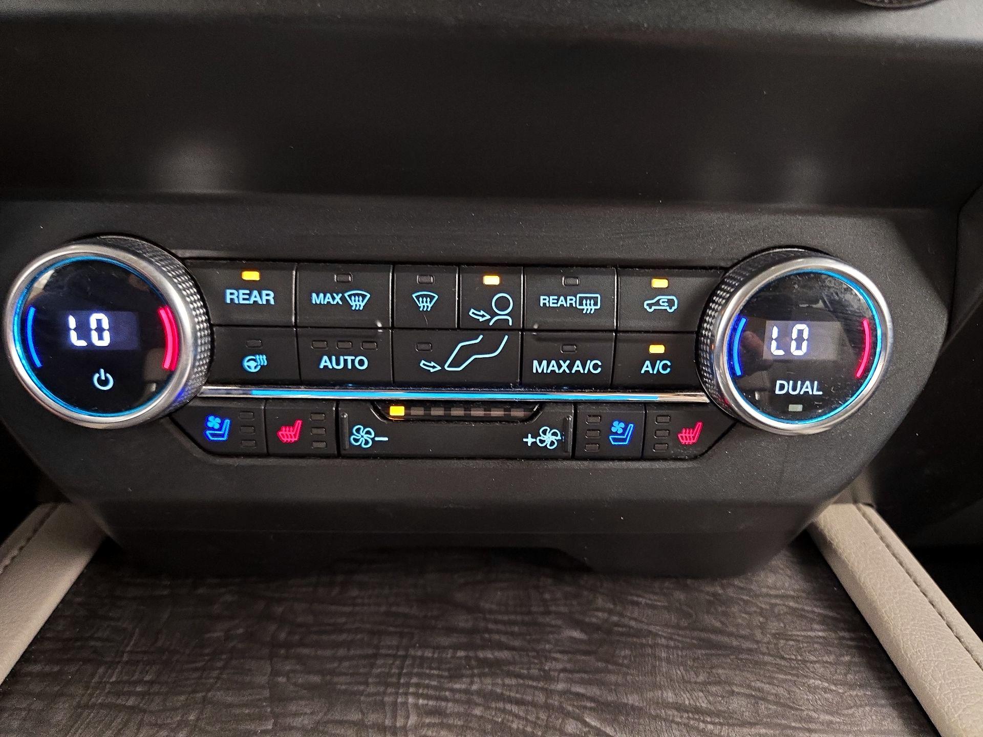 Thumbnail: 2019 Ford Expedition - 17