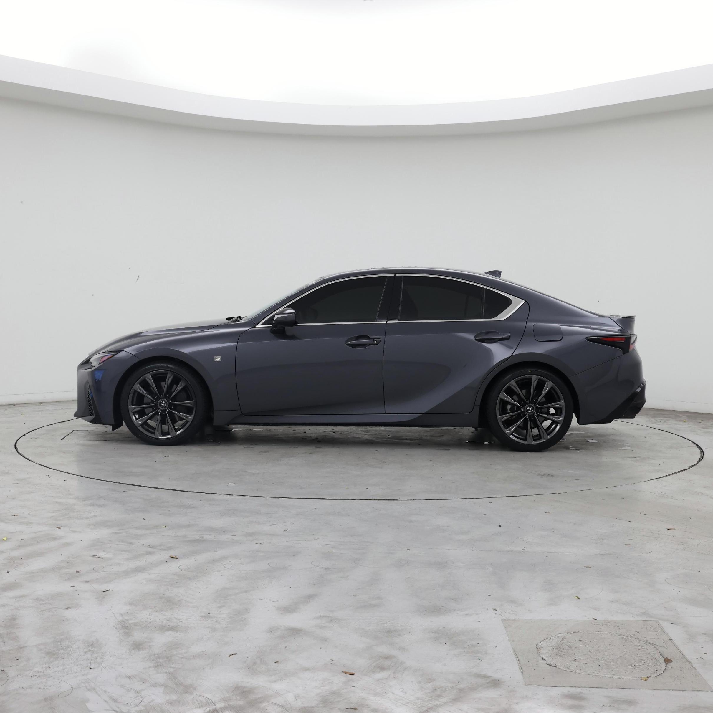 Thumbnail: 2024 Lexus IS - 3