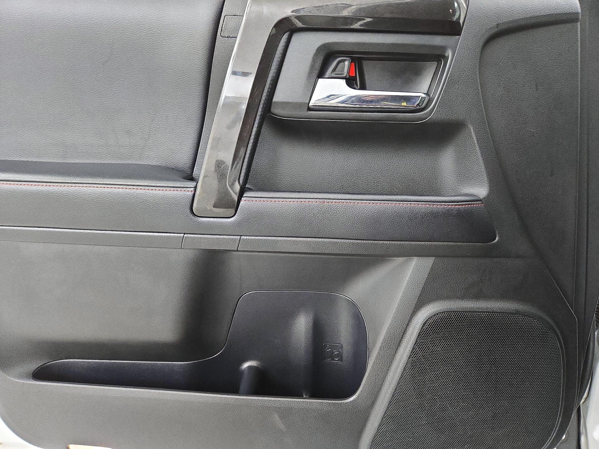 Thumbnail: 2019 Toyota 4Runner - 12