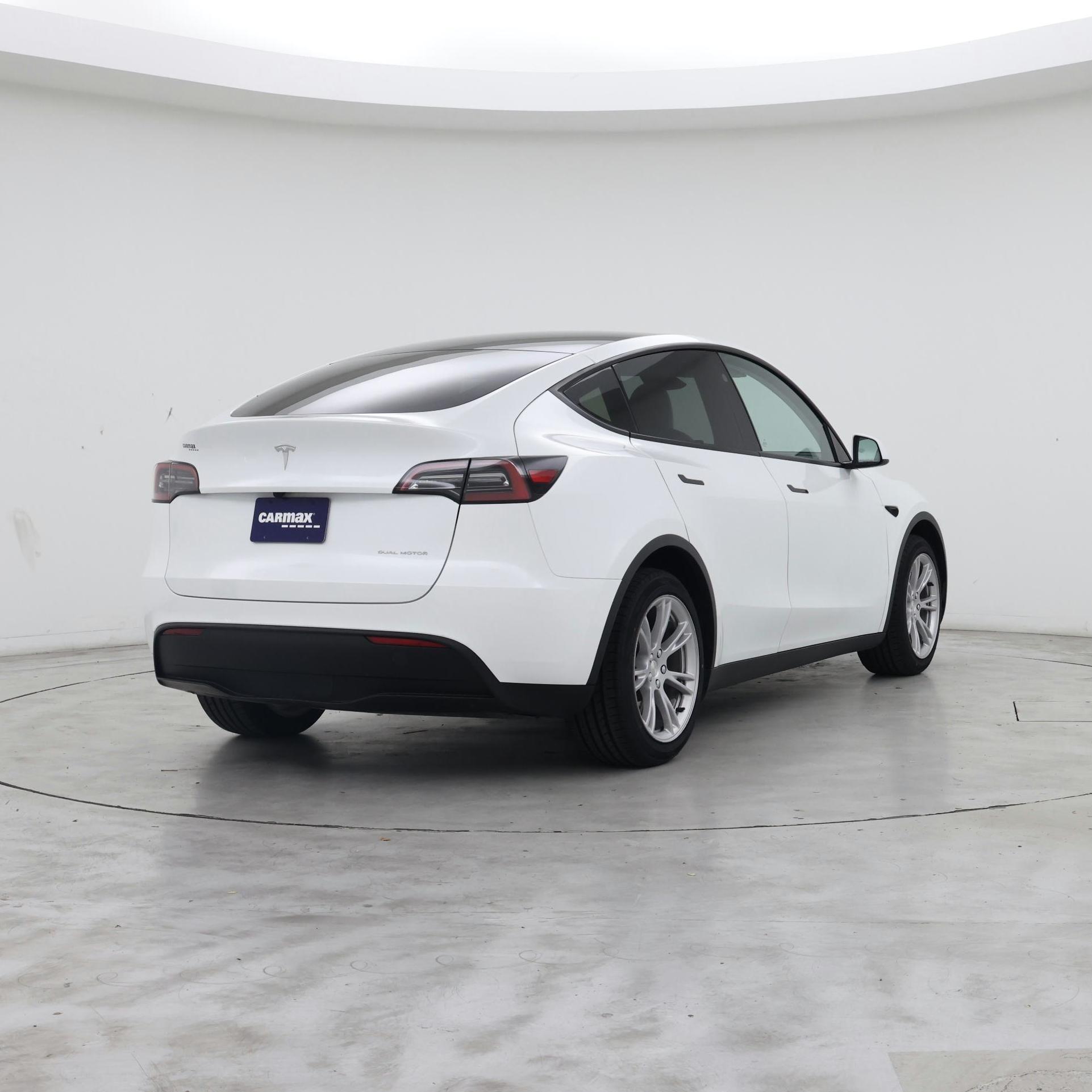 Thumbnail: 2023 Tesla Model Y - 8