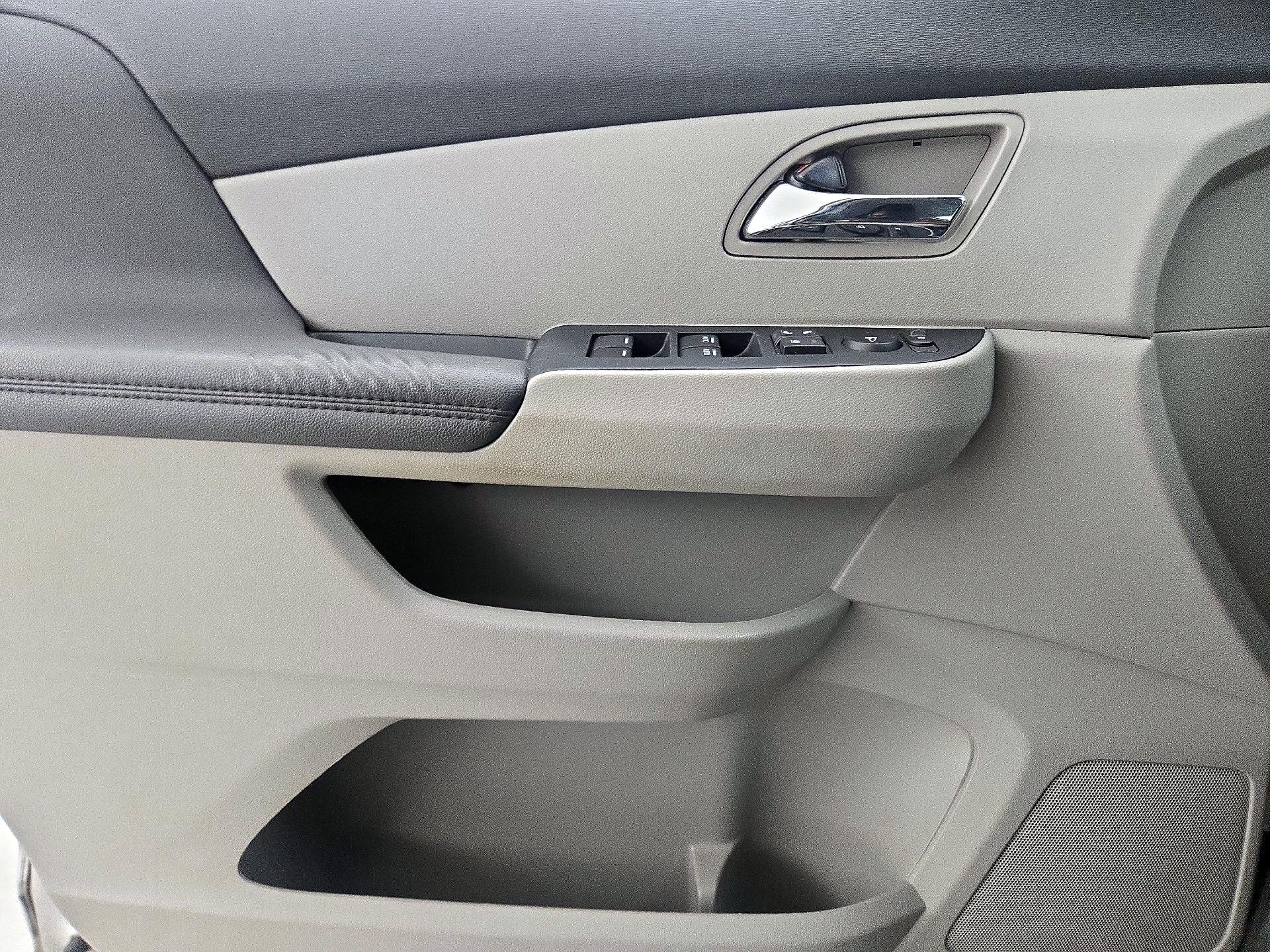 Thumbnail: 2015 Honda Odyssey - 12