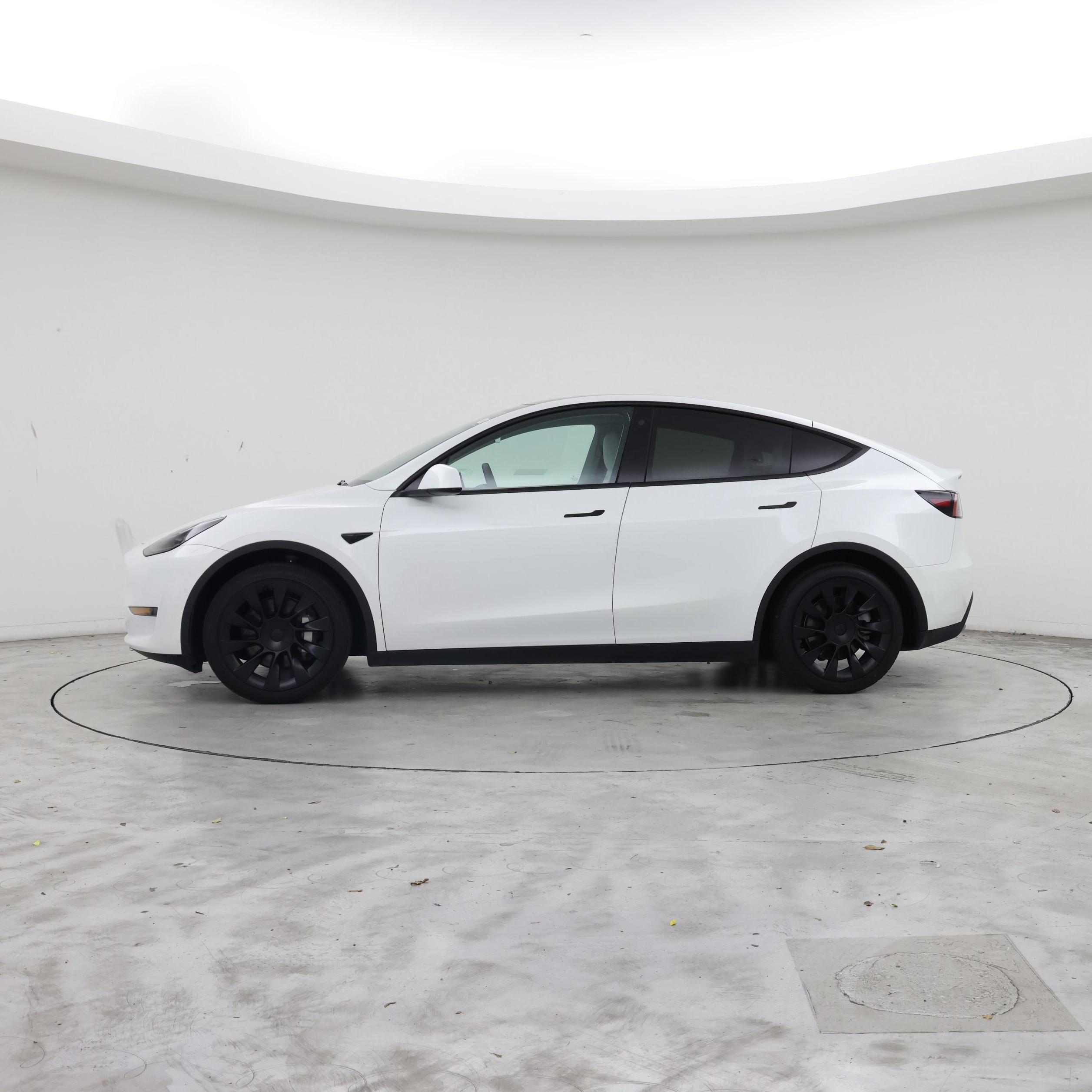 Thumbnail: 2022 Tesla Model Y - 3