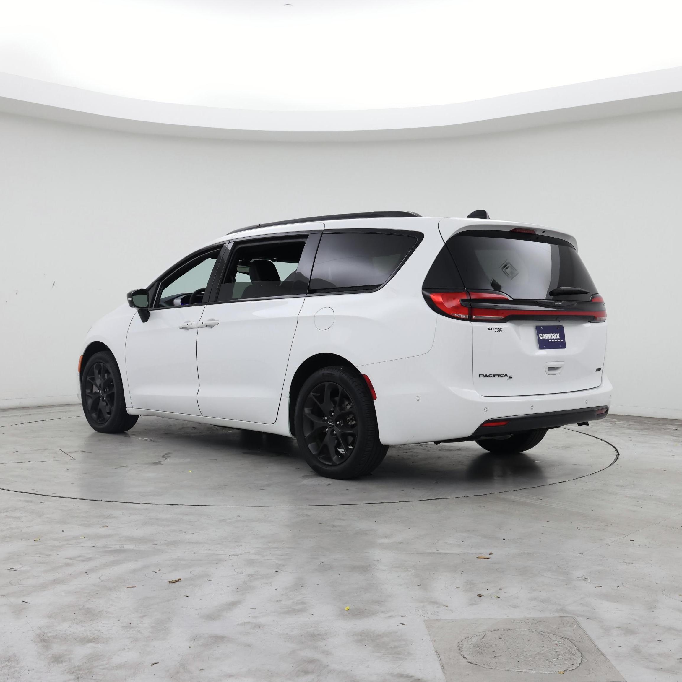 Thumbnail: 2024 Chrysler Pacifica - 2