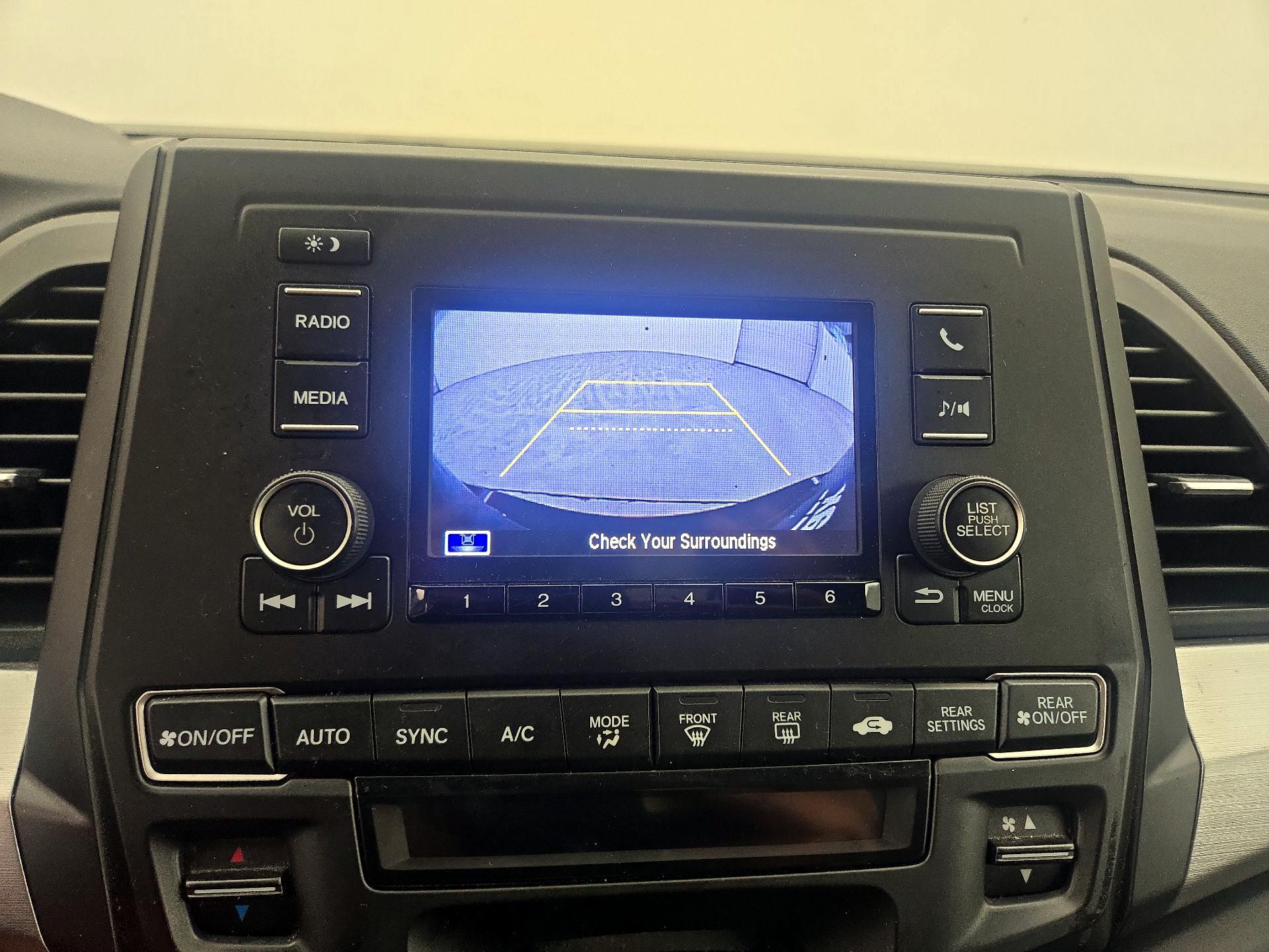 Thumbnail: 2019 Honda Odyssey - 14