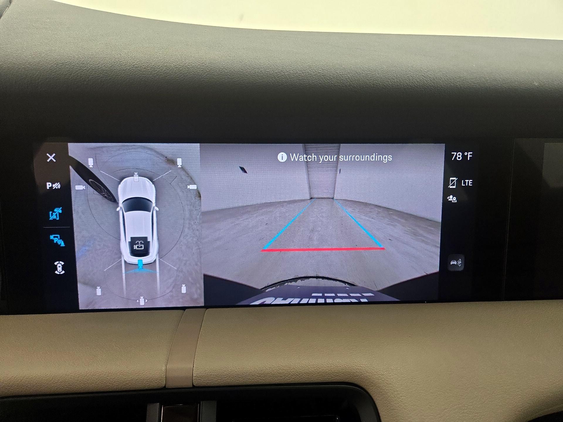 Thumbnail: 2022 Porsche Taycan - 14