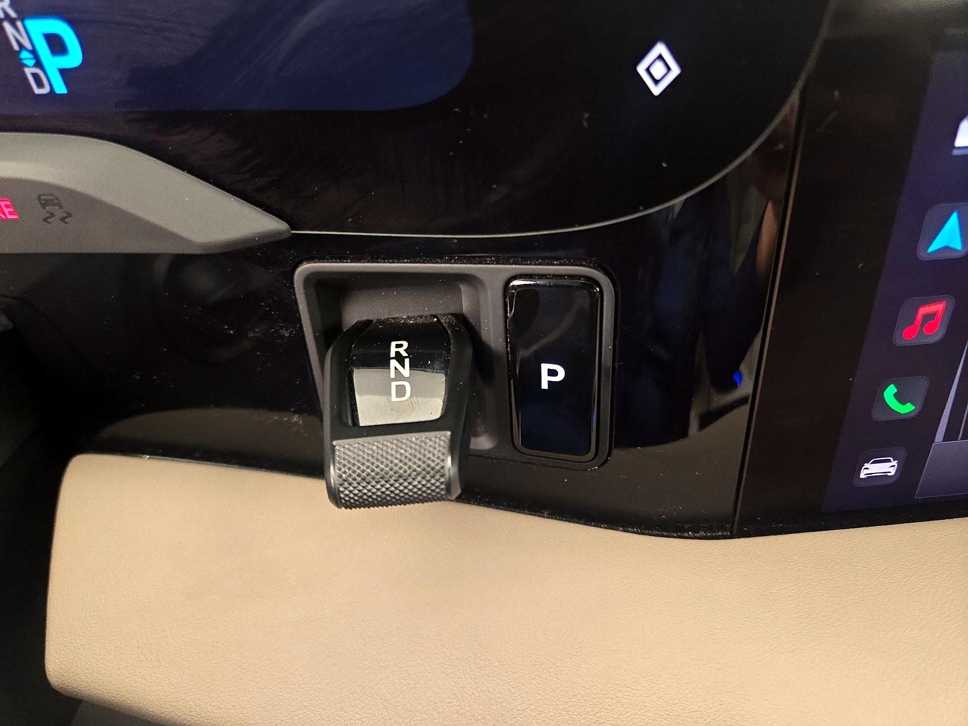 Thumbnail: 2022 Porsche Taycan - 17