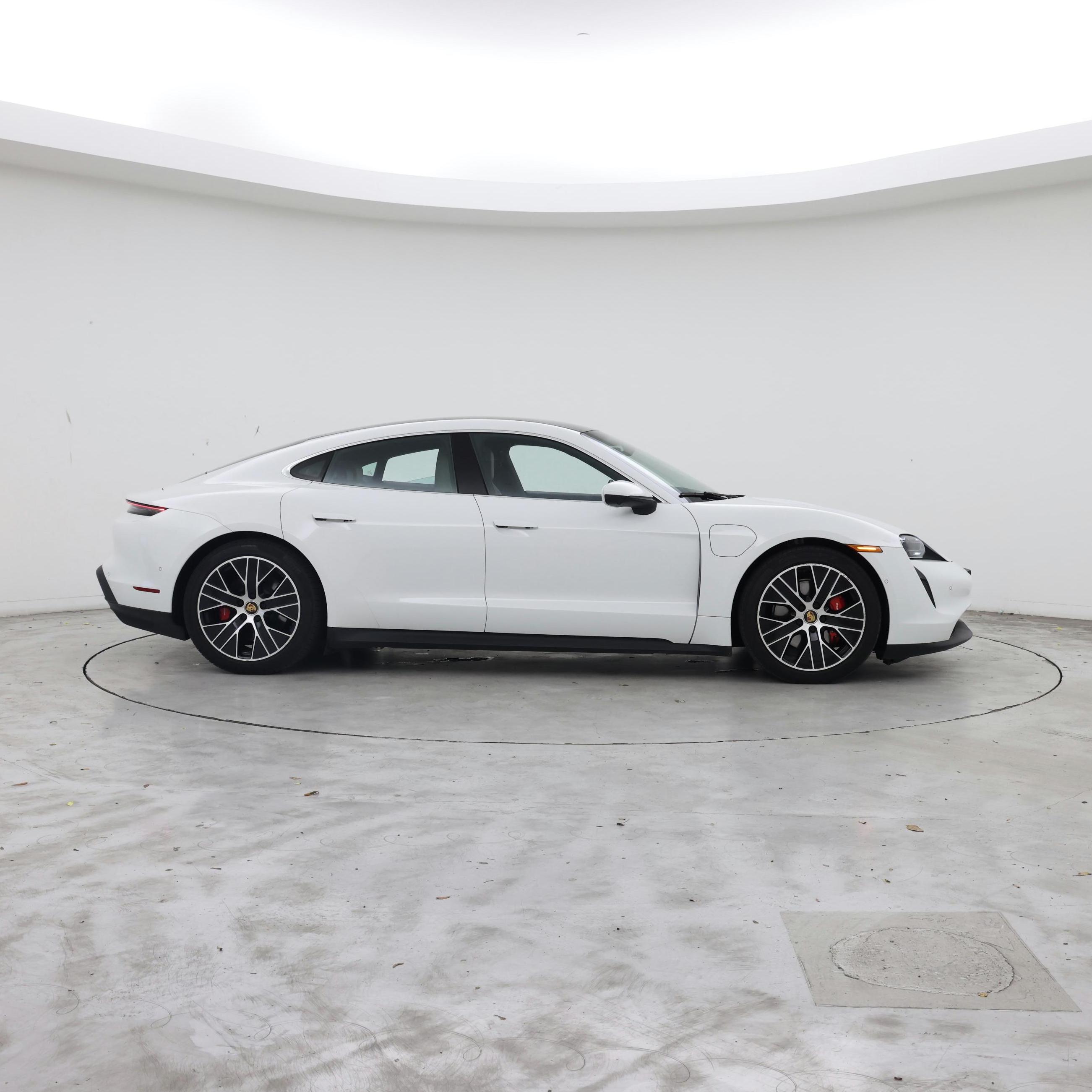 Thumbnail: 2022 Porsche Taycan - 7