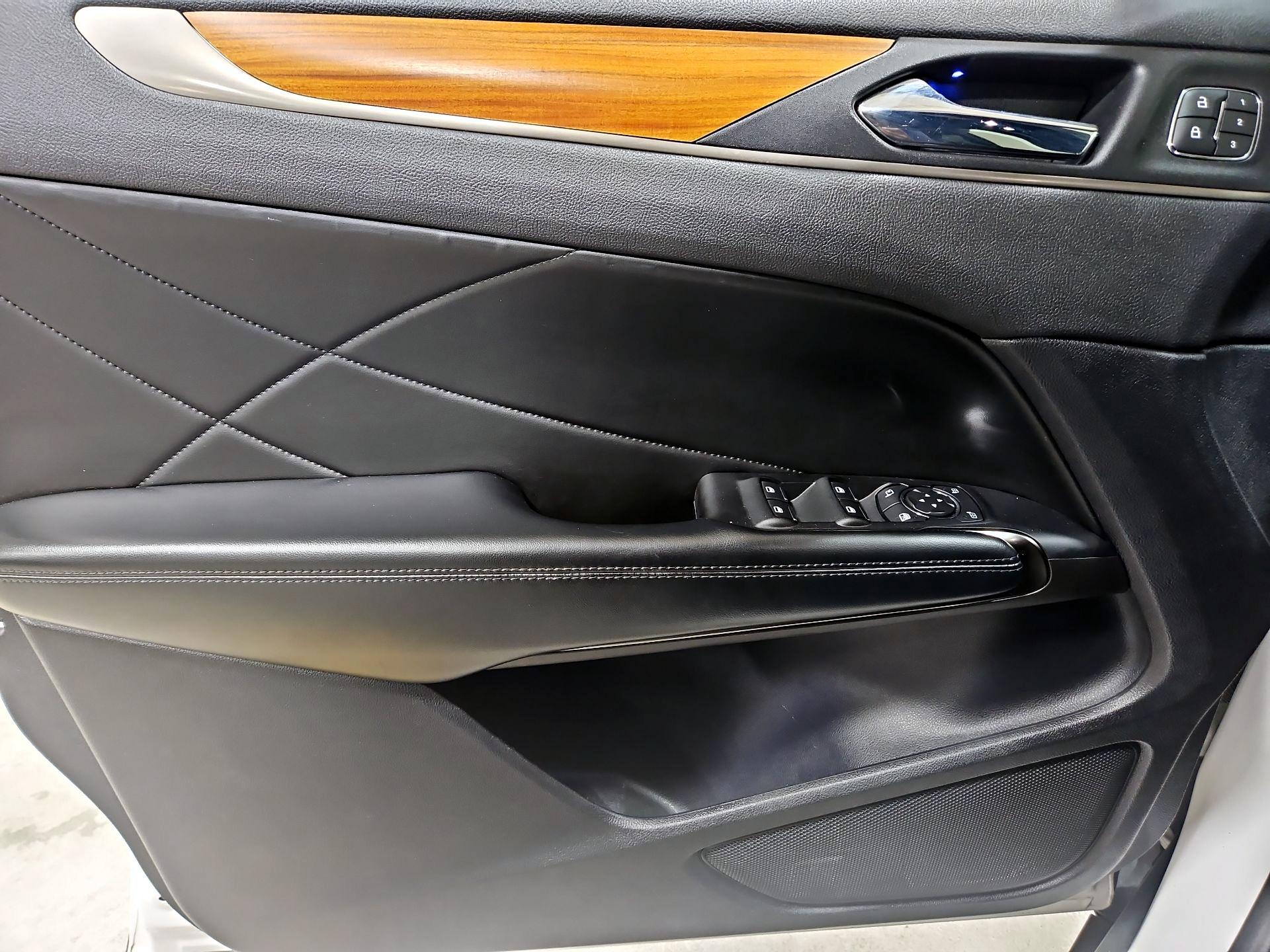 Thumbnail: 2019 Lincoln MKC - 12