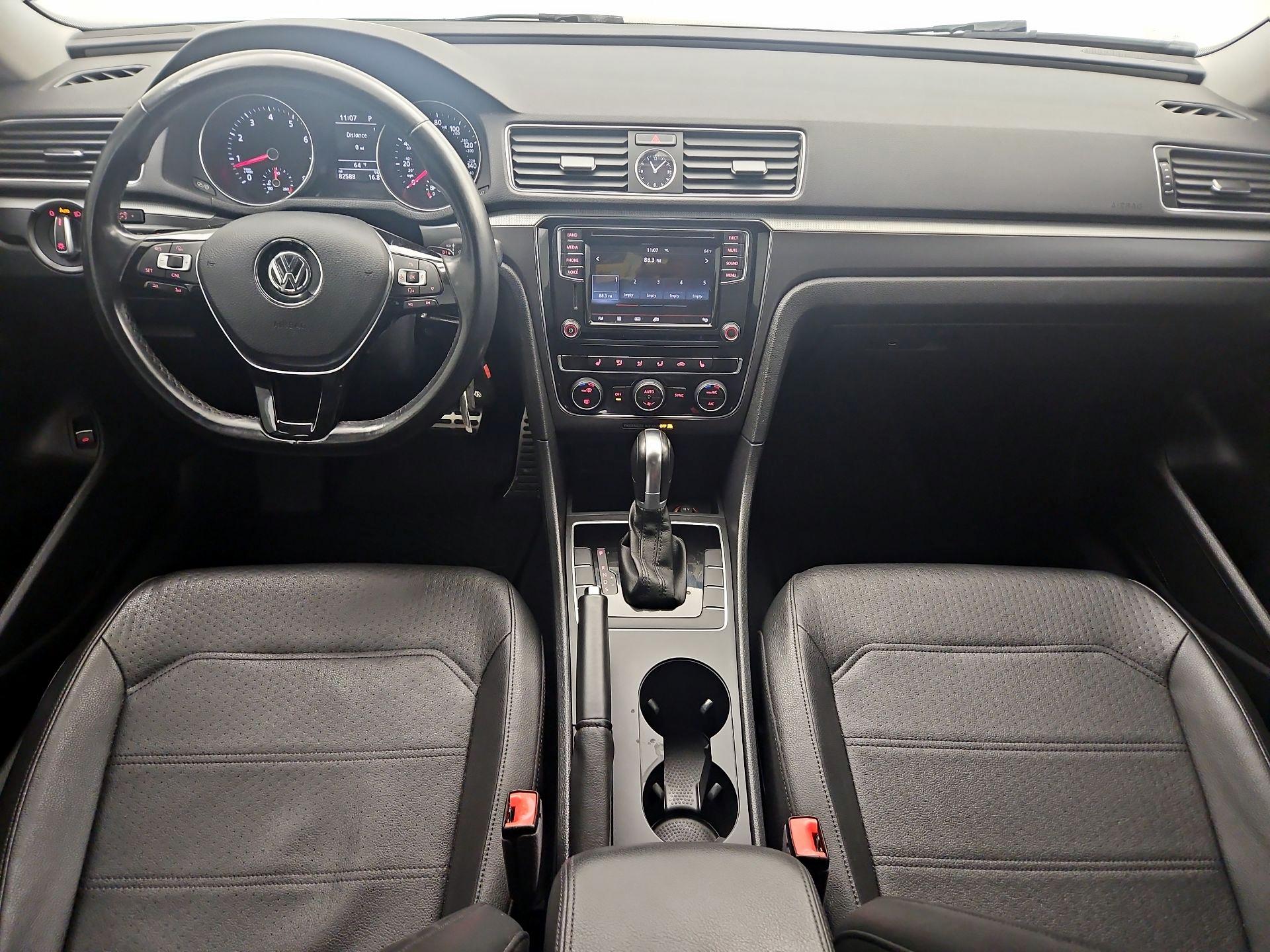 Thumbnail: 2017 Volkswagen Passat - 9