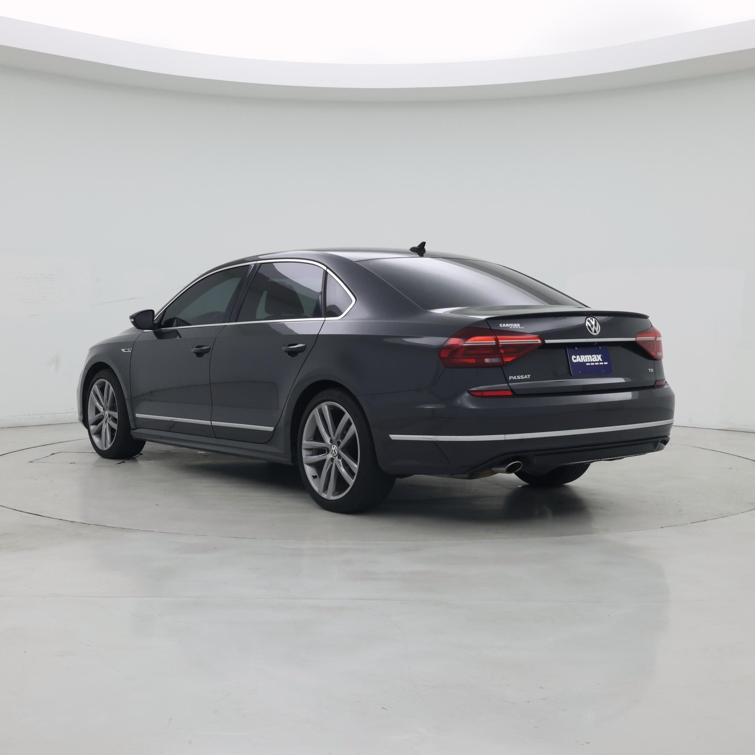 Thumbnail: 2017 Volkswagen Passat - 2
