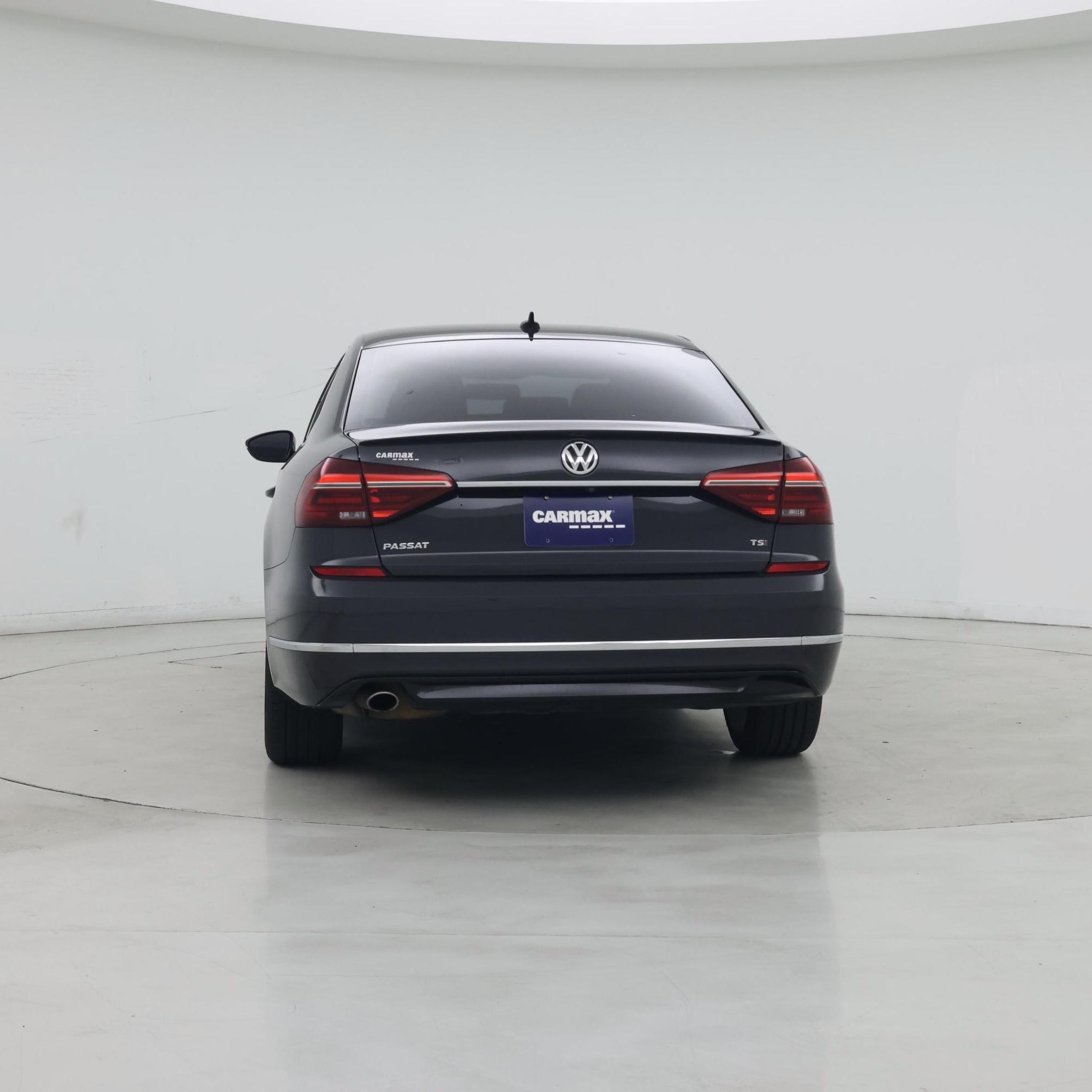 Thumbnail: 2017 Volkswagen Passat - 6