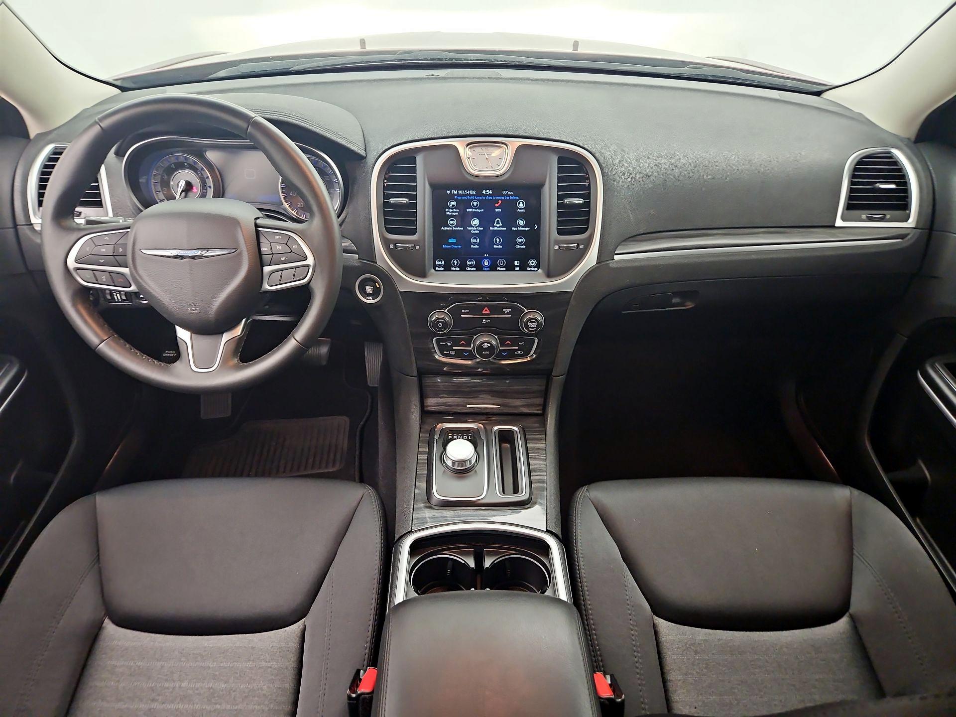 Thumbnail: 2019 Chrysler 300 - 9