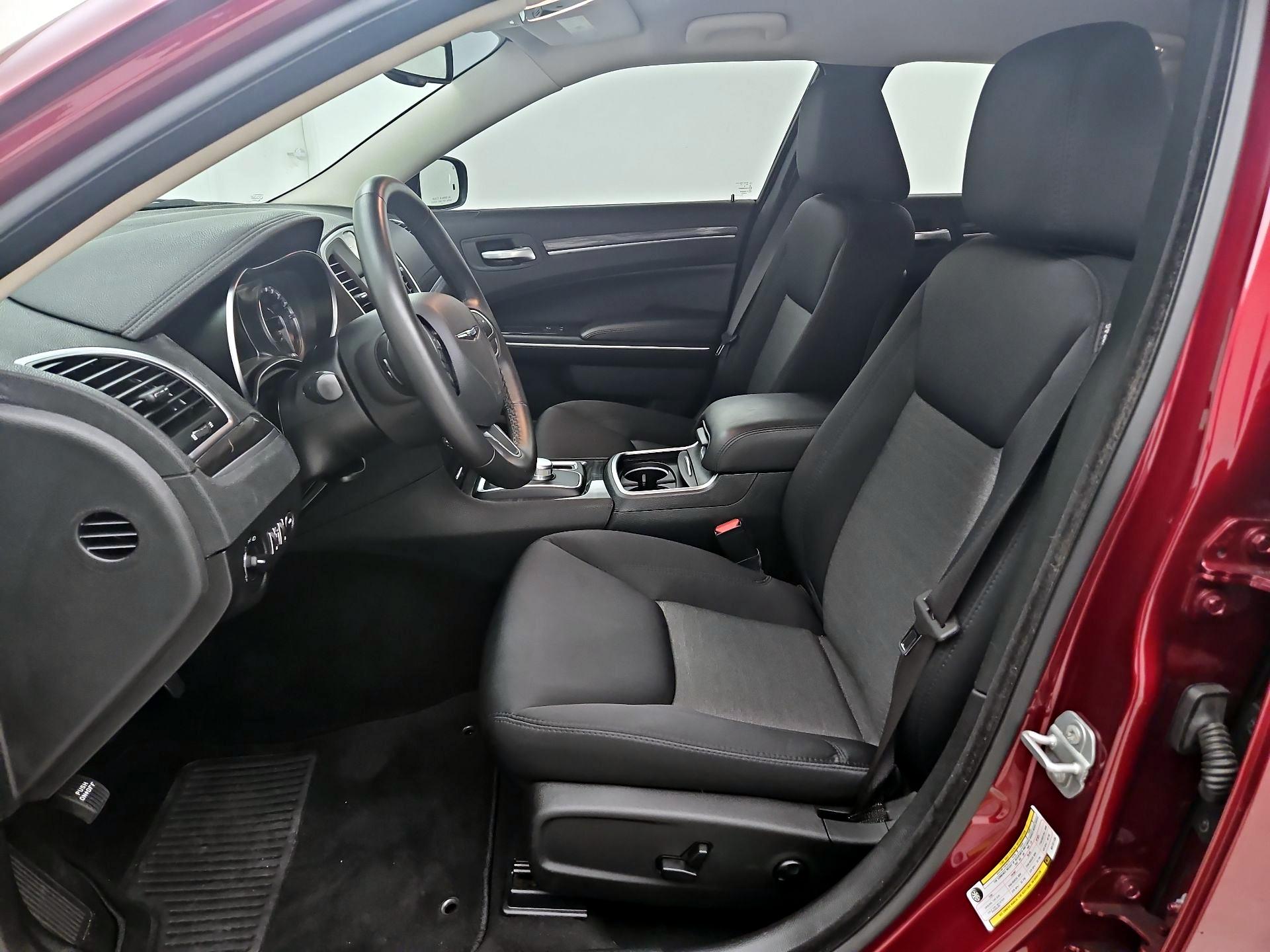 Thumbnail: 2019 Chrysler 300 - 11