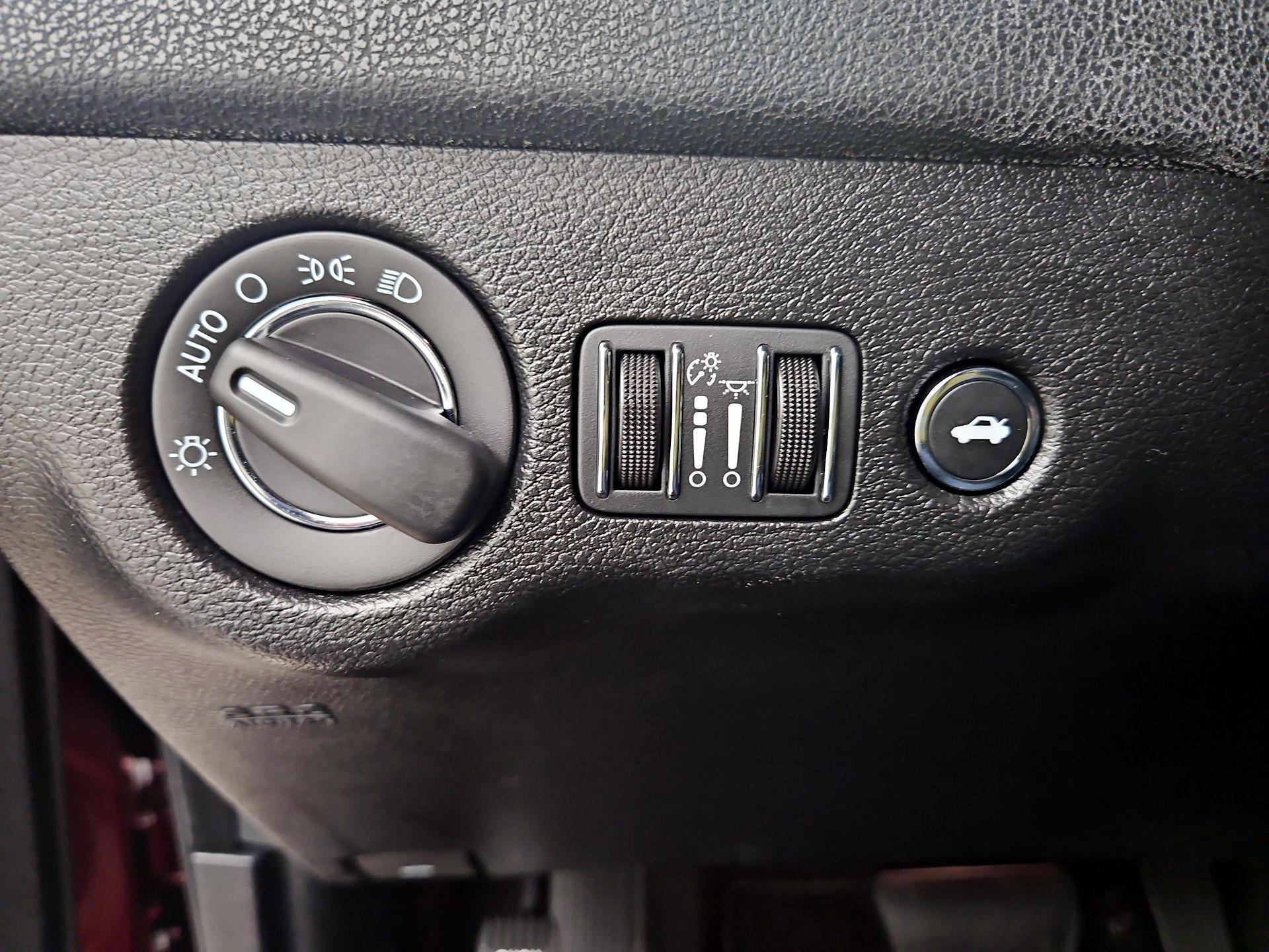 Thumbnail: 2019 Chrysler 300 - 13