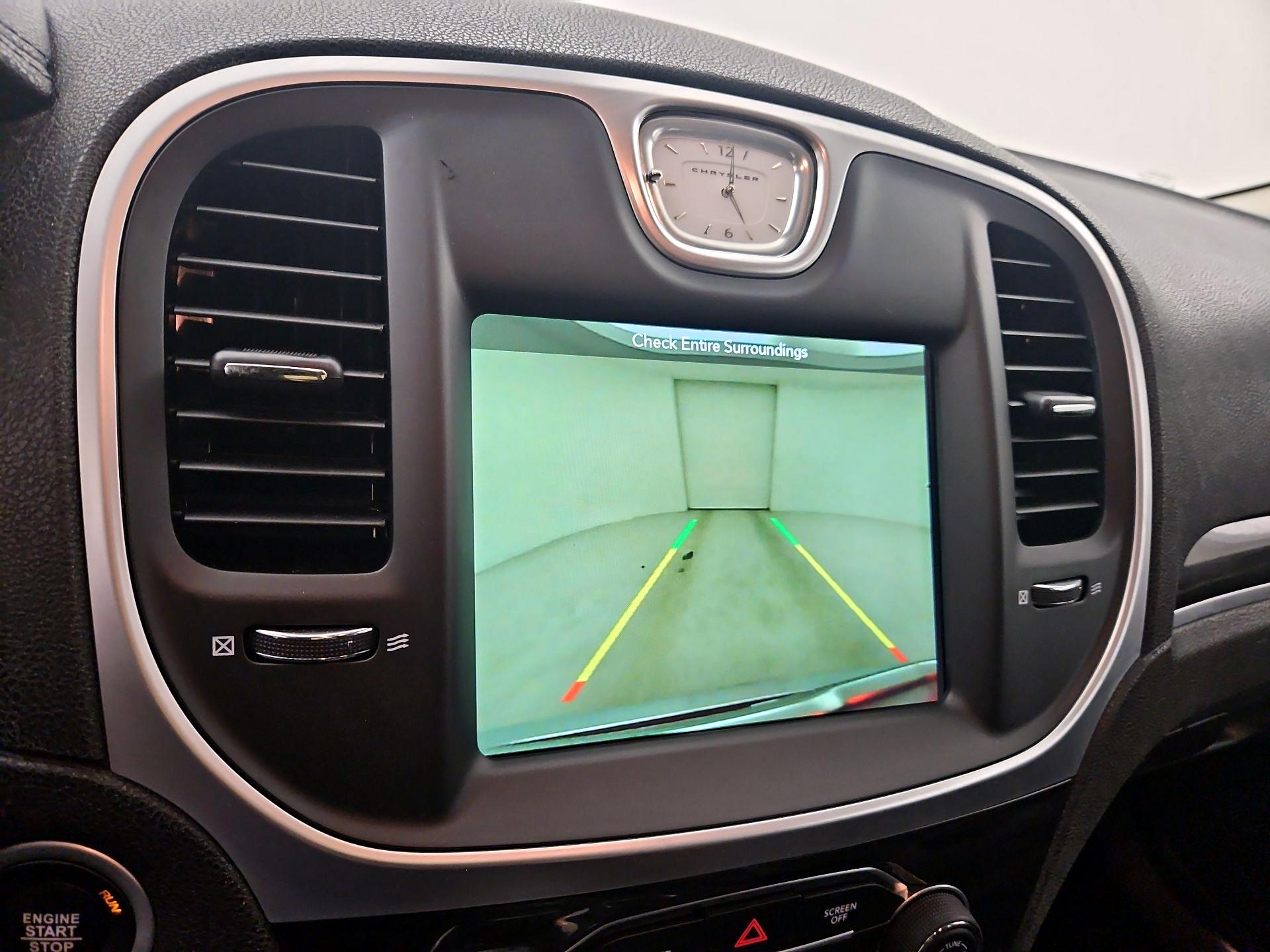 Thumbnail: 2019 Chrysler 300 - 14