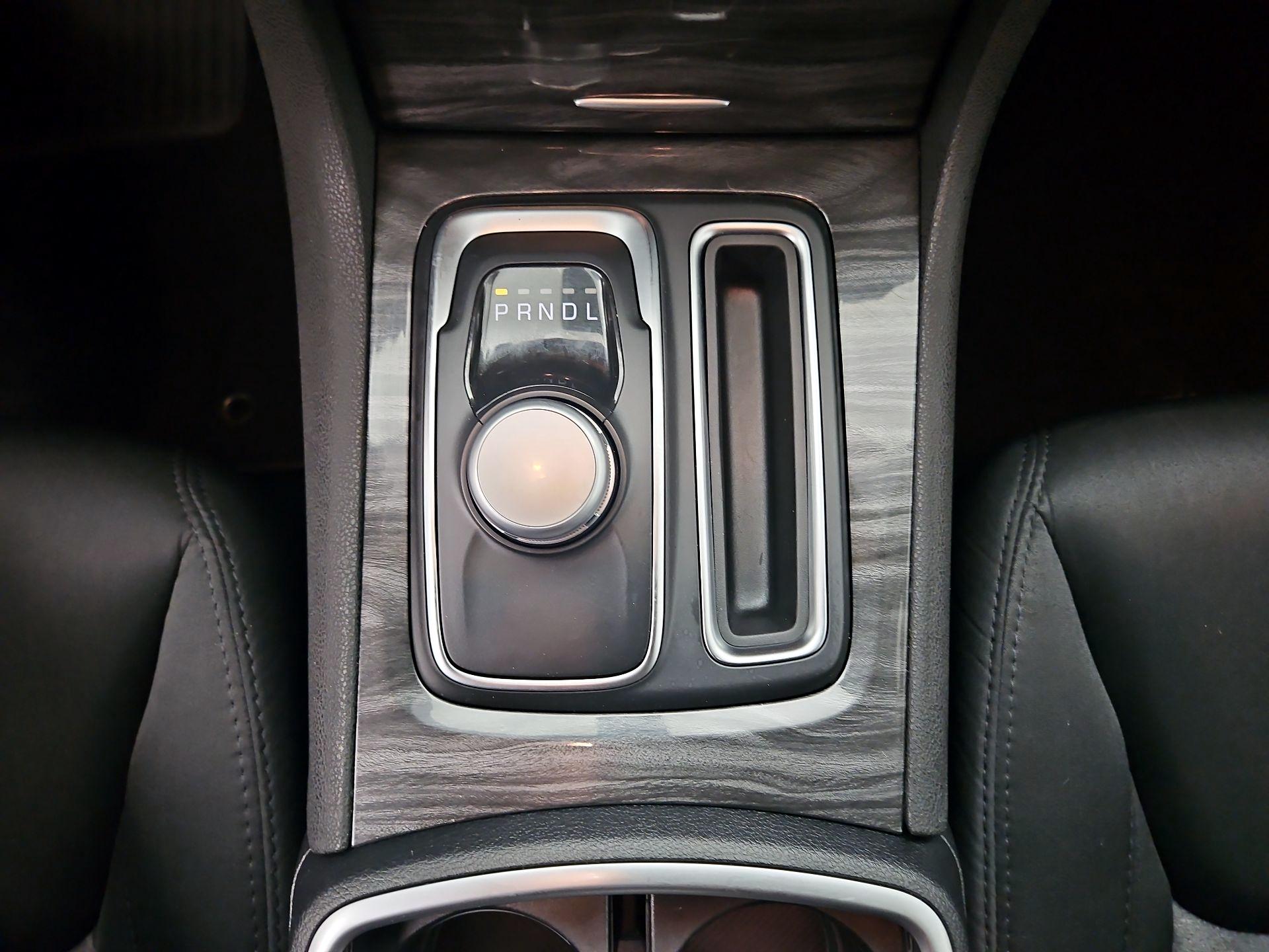 Thumbnail: 2019 Chrysler 300 - 17