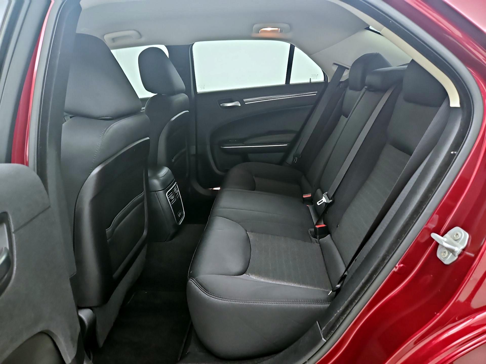 Thumbnail: 2019 Chrysler 300 - 19
