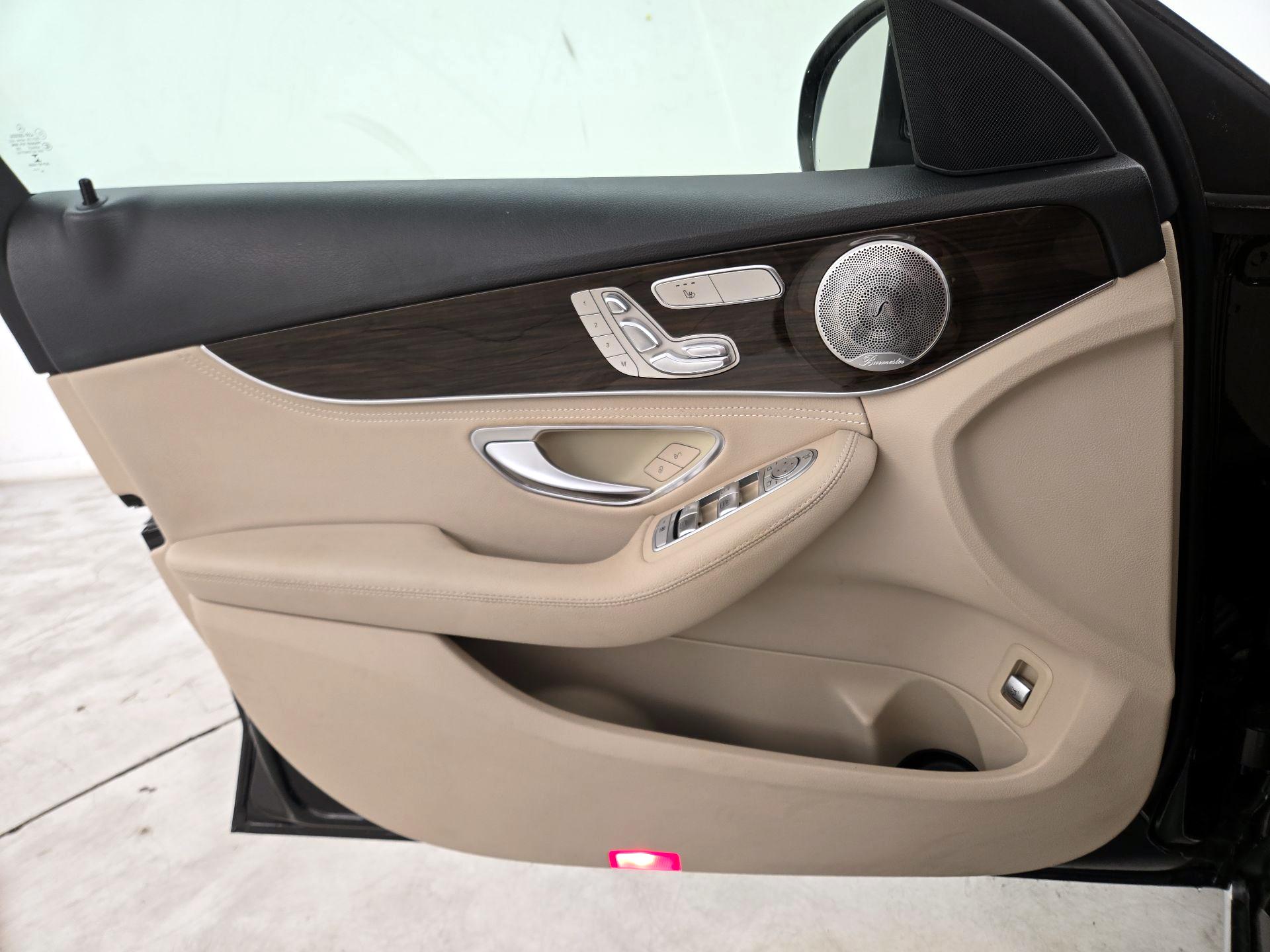 Thumbnail: 2015 Mercedes-Benz C-Class - 12