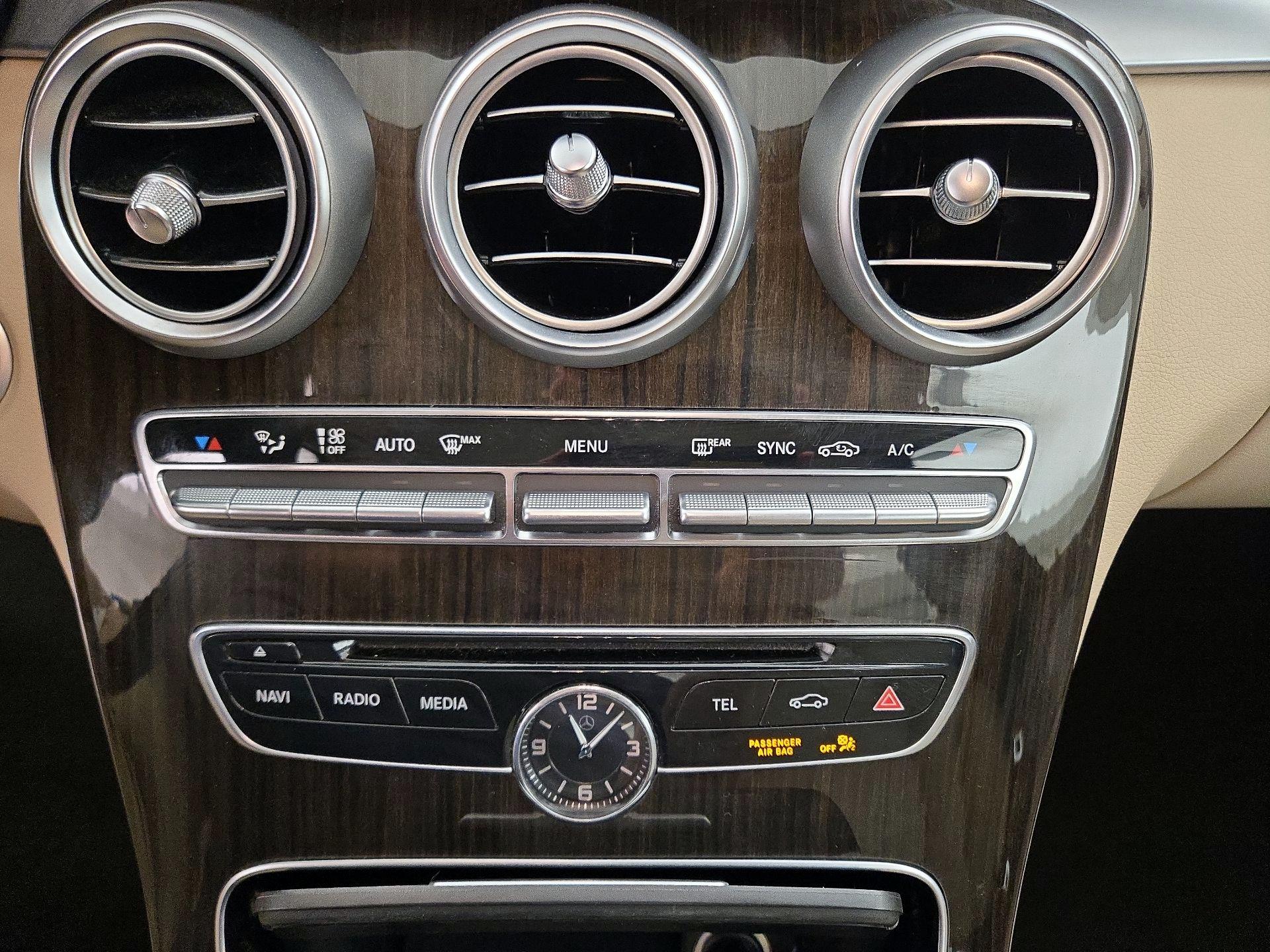 Thumbnail: 2015 Mercedes-Benz C-Class - 17
