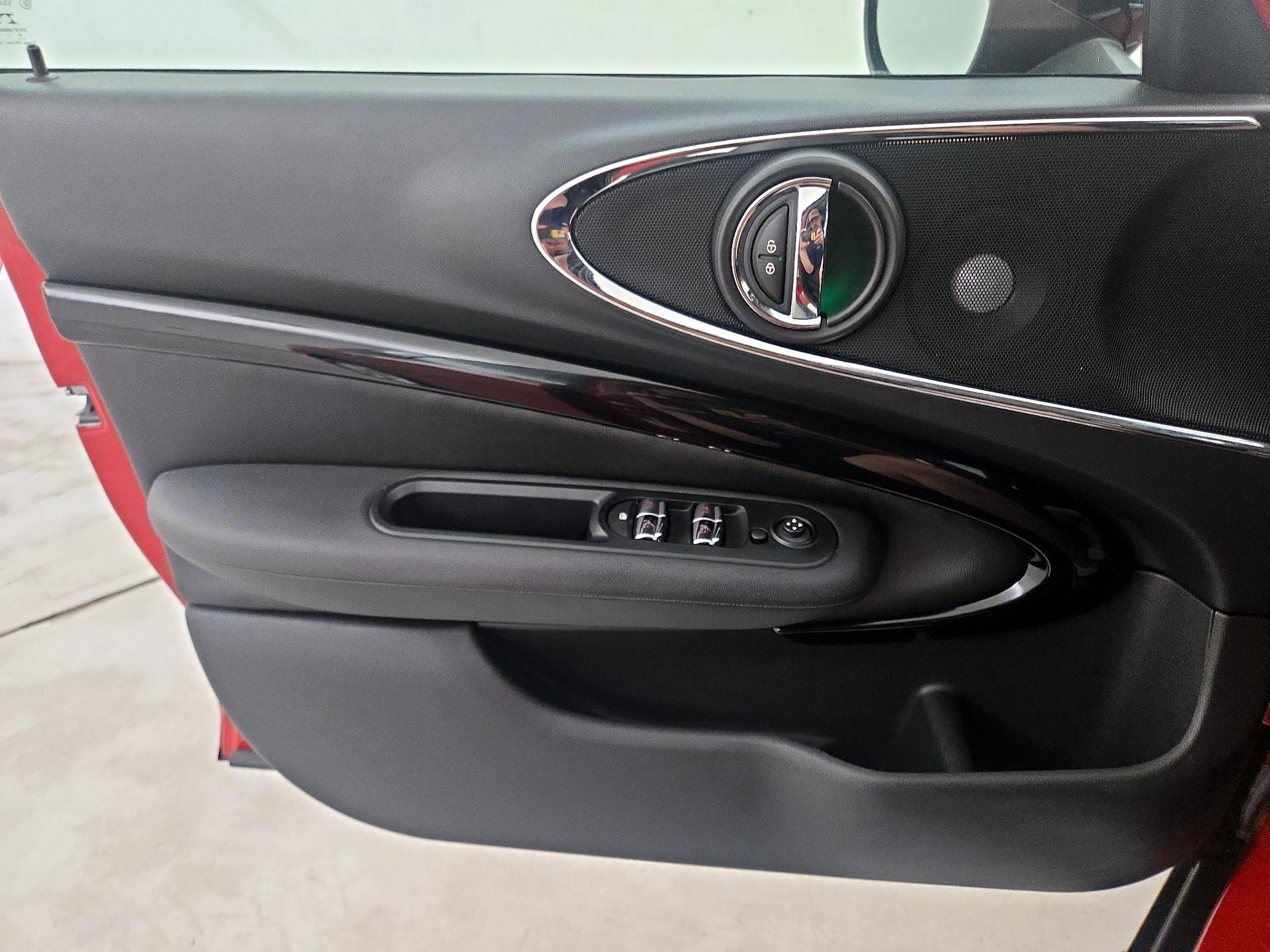 Thumbnail: 2016 MINI Cooper Clubman - 12