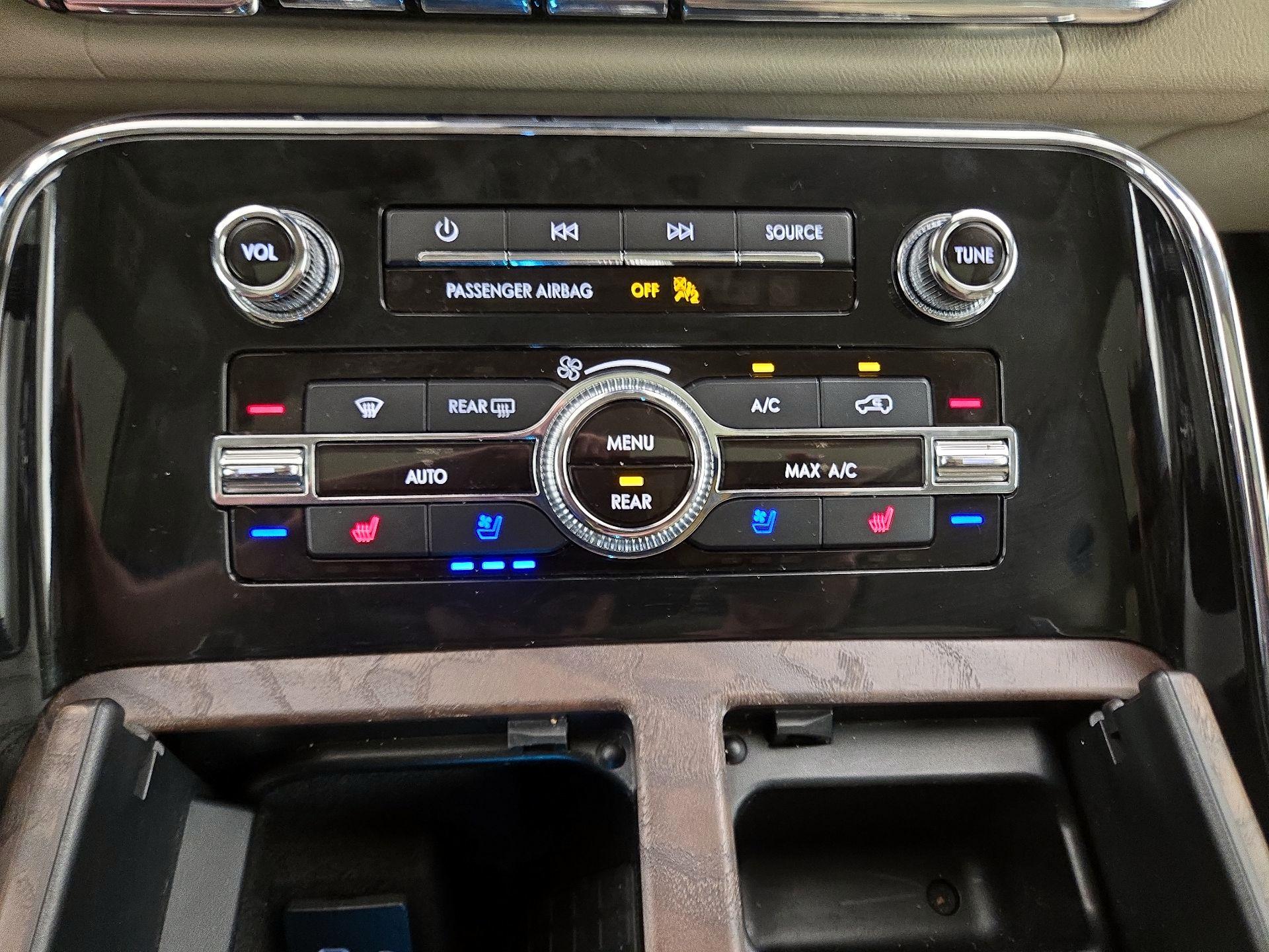 Thumbnail: 2020 Lincoln Navigator - 17