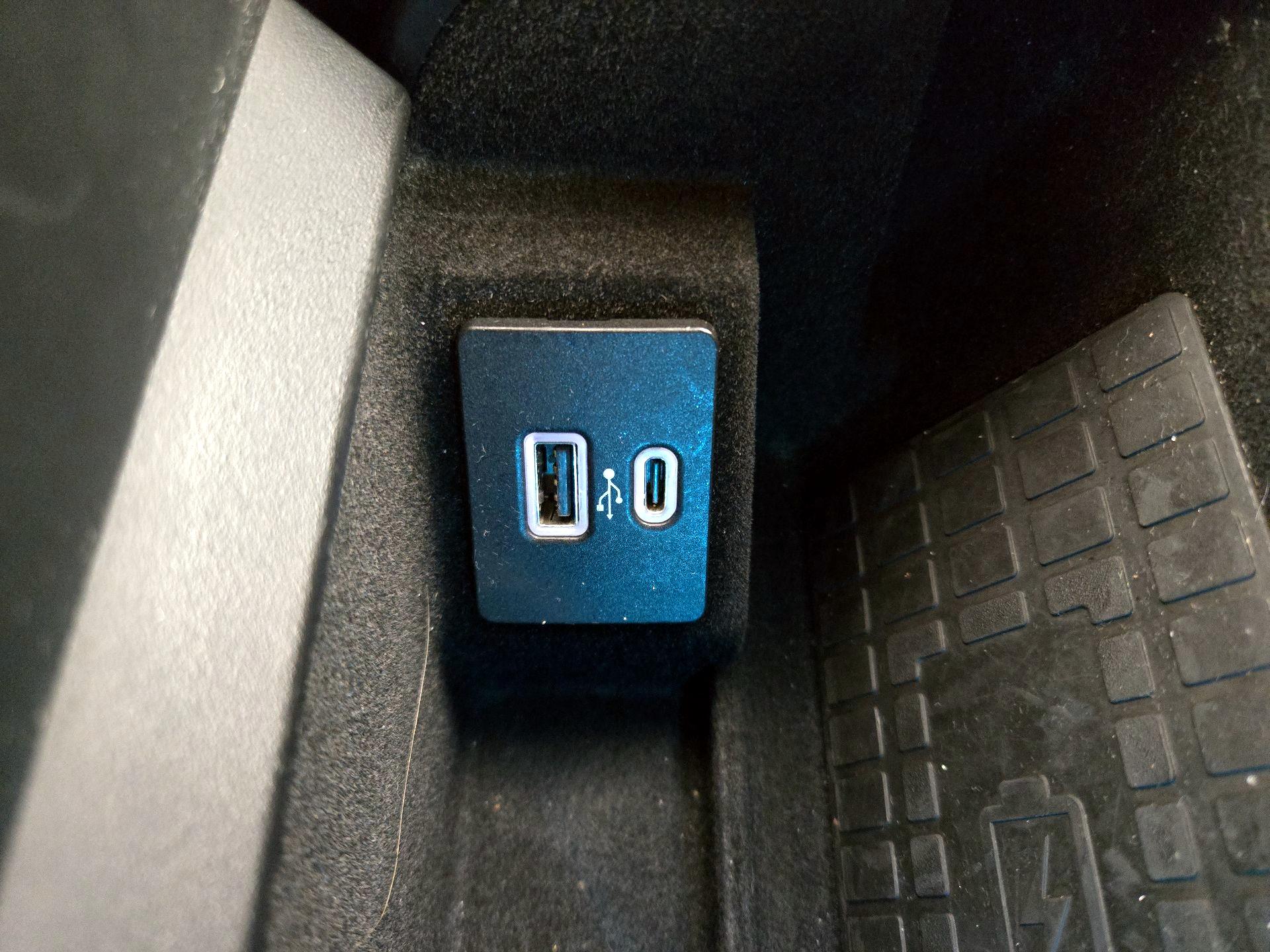 Thumbnail: 2020 Lincoln Navigator - 19