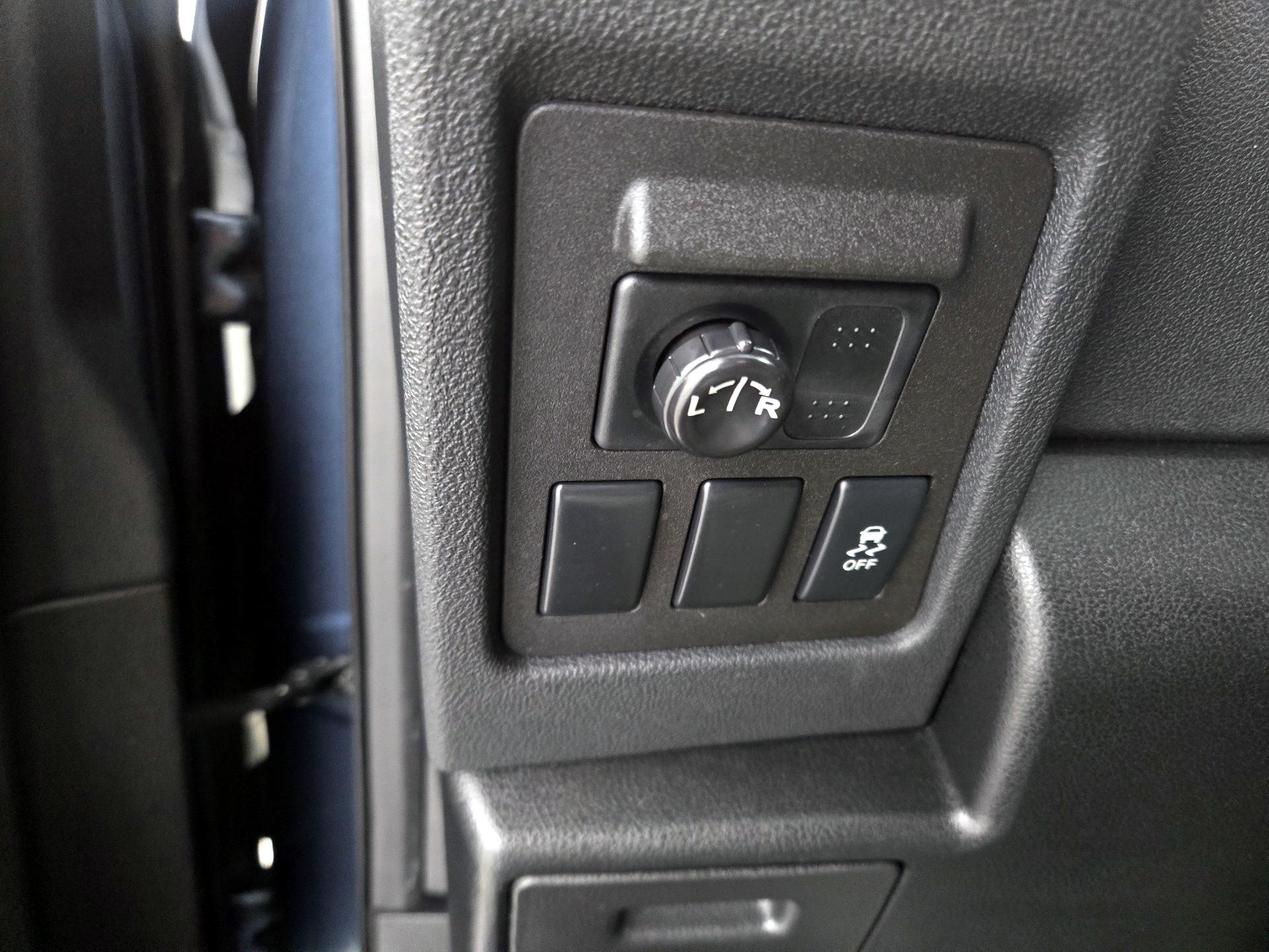 Thumbnail: 2014 Nissan Rogue - 13