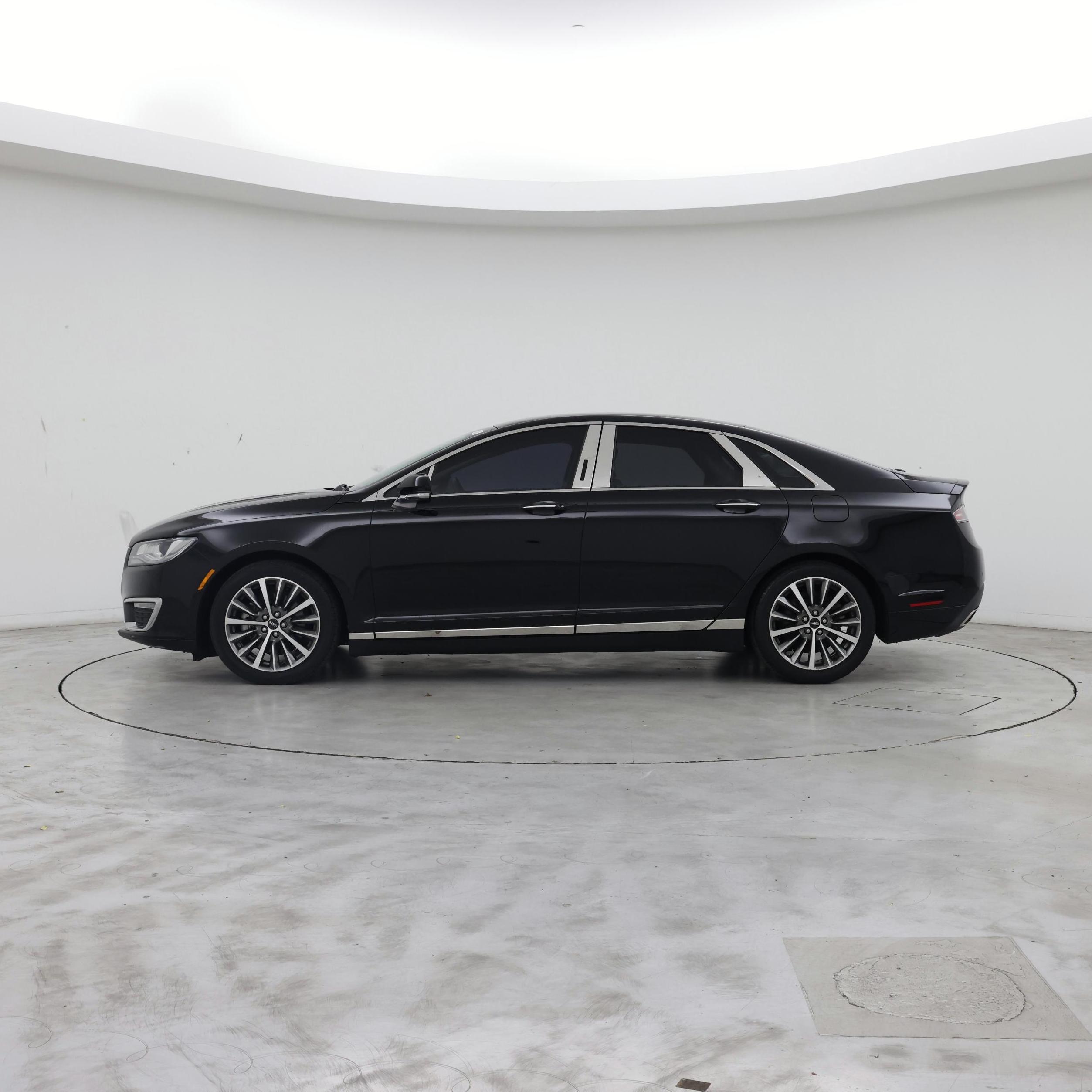 Thumbnail: 2018 Lincoln MKZ - 3