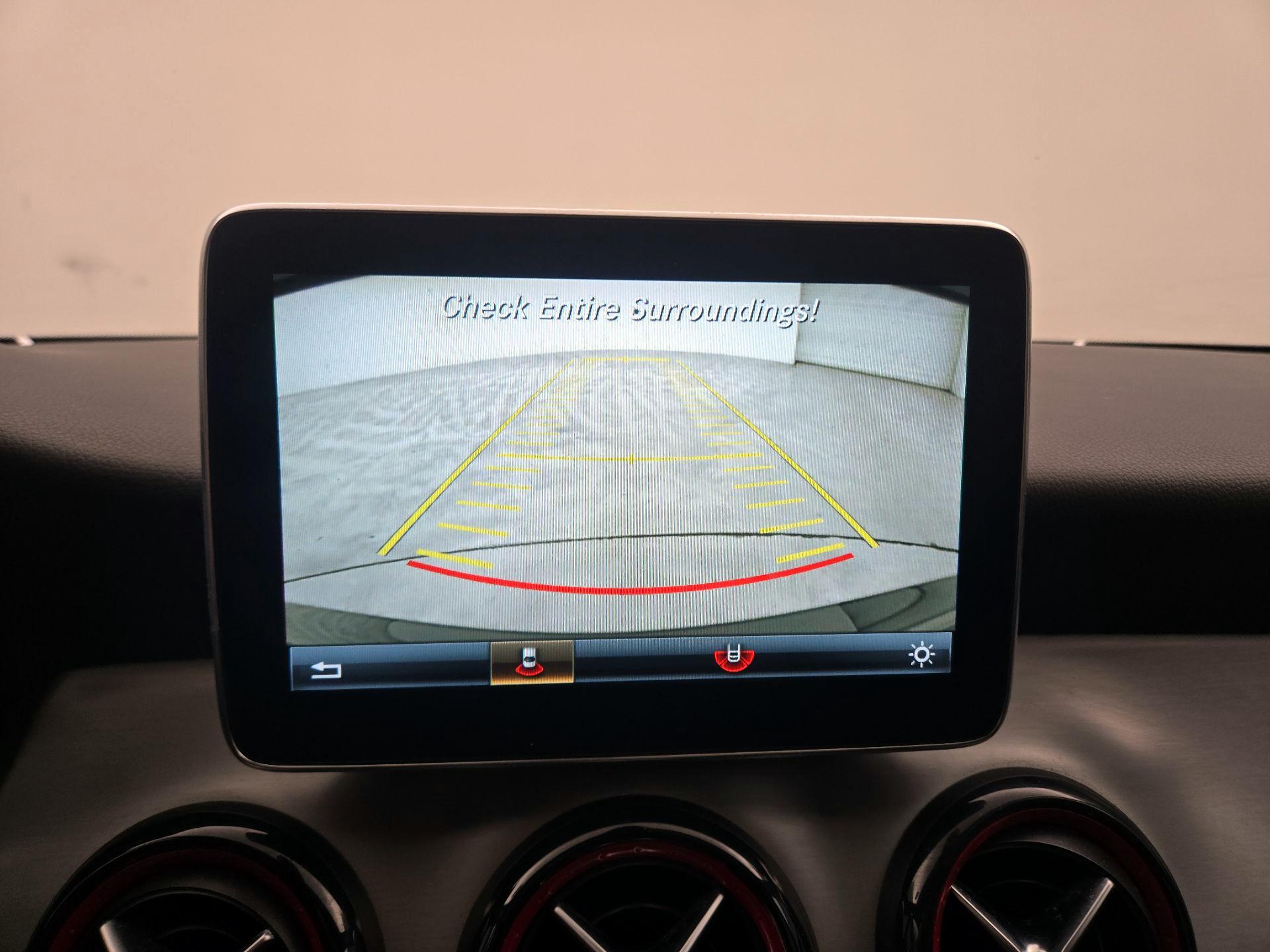 Thumbnail: 2015 Mercedes-Benz CLA - 15