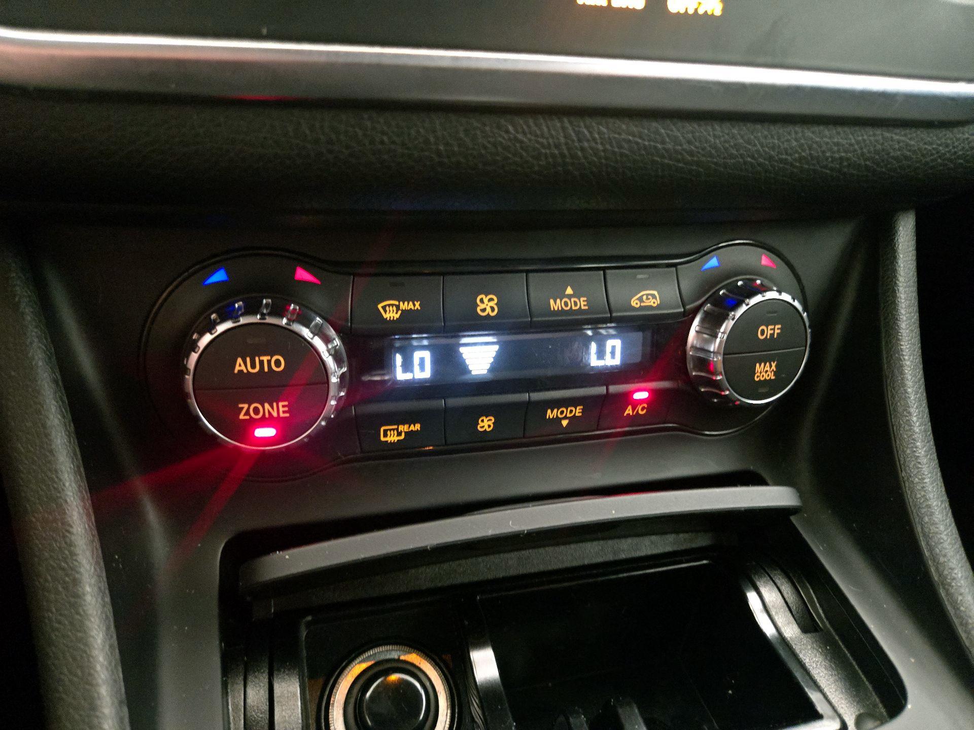 Thumbnail: 2015 Mercedes-Benz CLA - 17