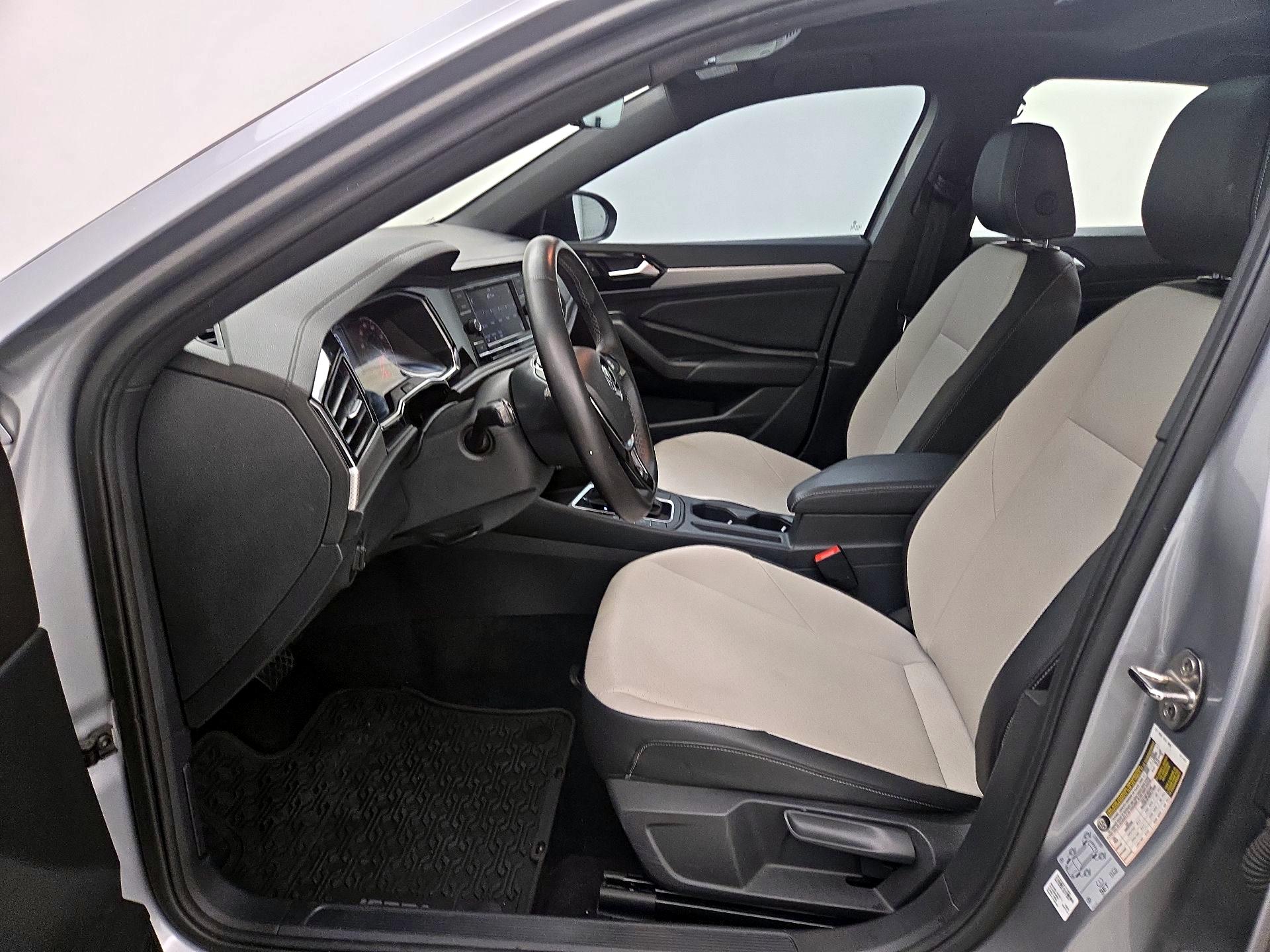 Thumbnail: 2019 Volkswagen Jetta - 11