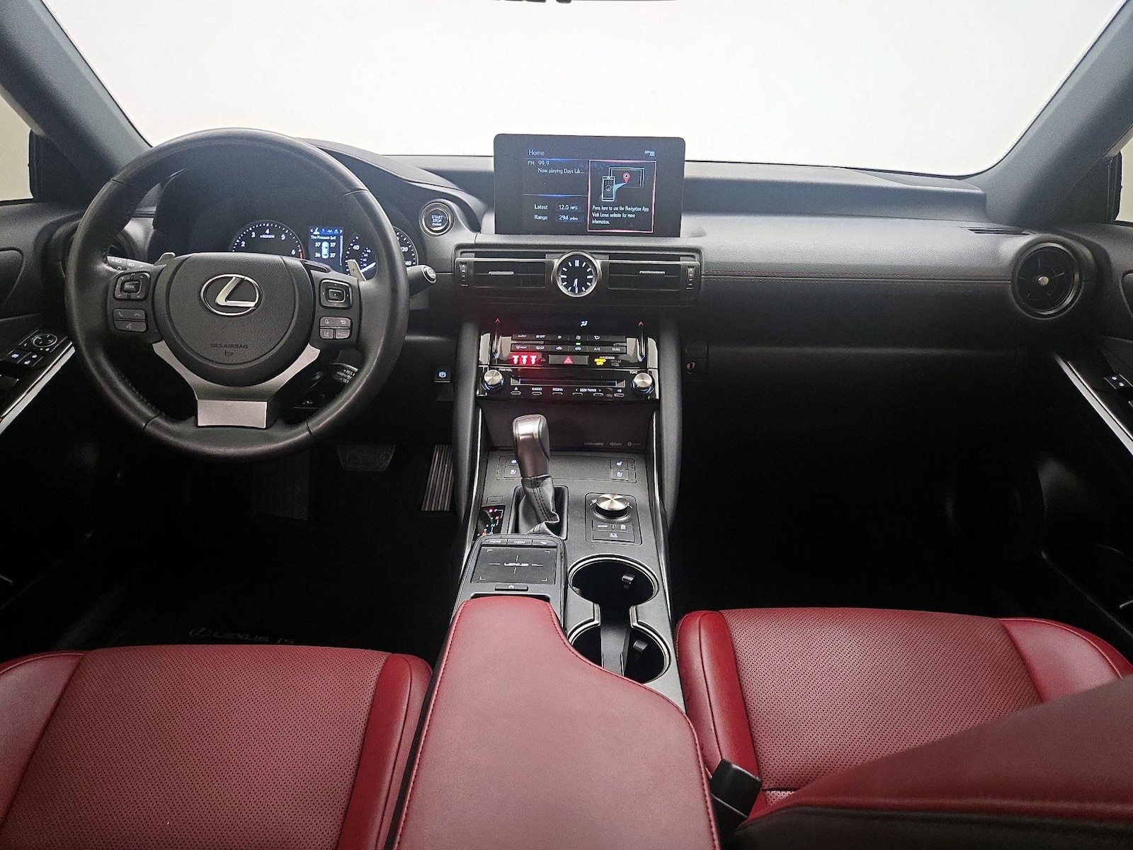2024 Lexus IS 300 - Photo 10