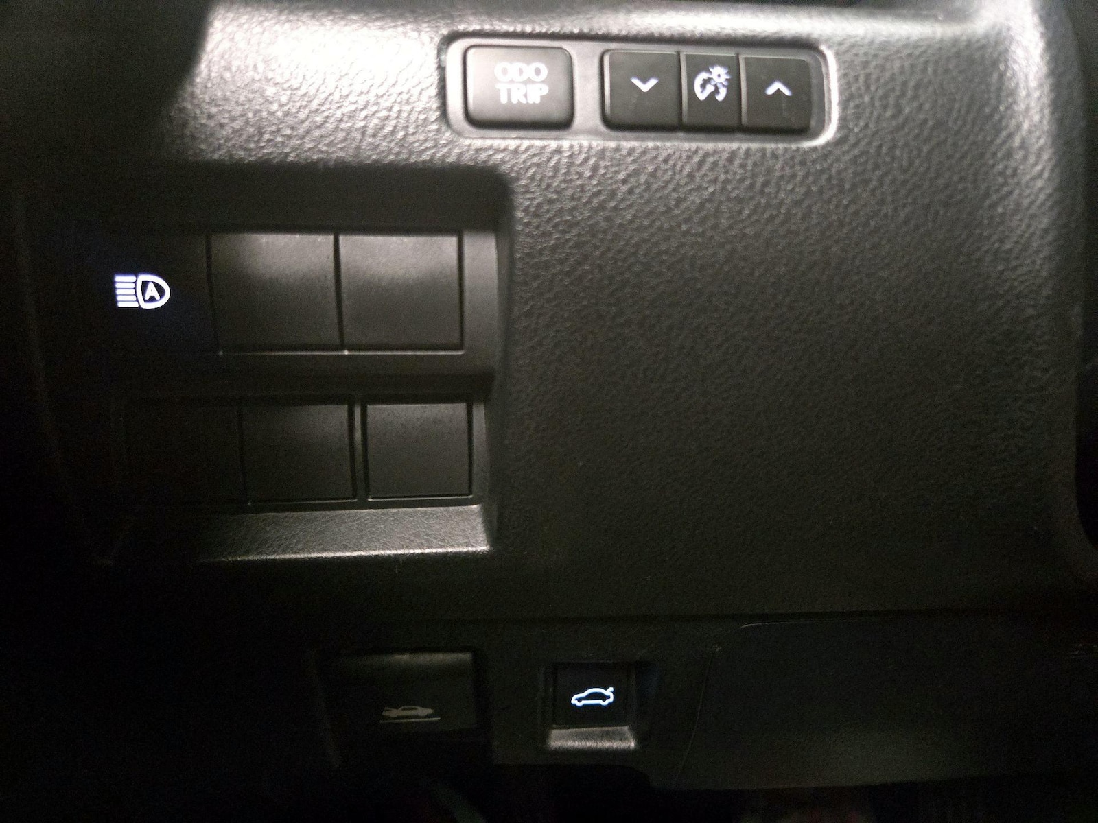 2024 Lexus IS 300 - Photo 14