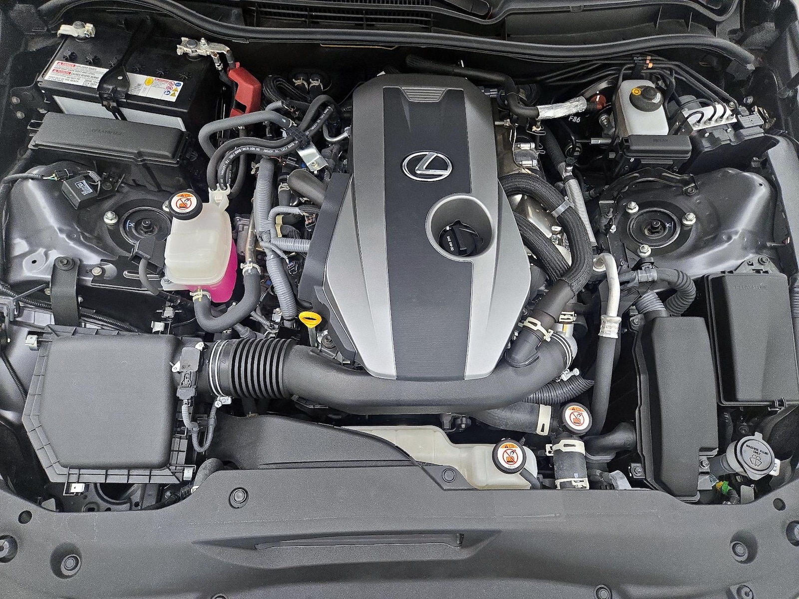 2024 Lexus IS 300 - Photo 23