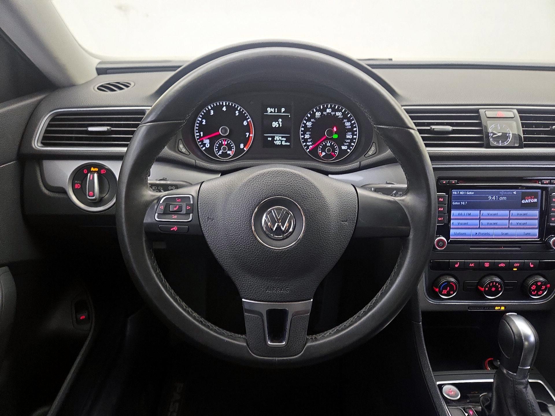 Thumbnail: 2015 Volkswagen Passat - 10