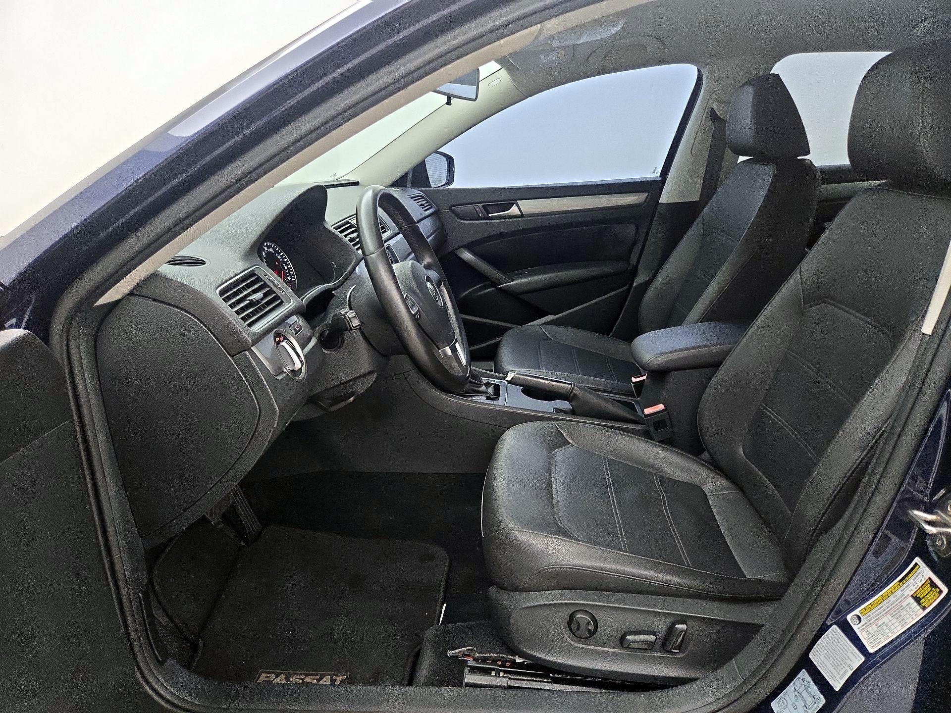 Thumbnail: 2015 Volkswagen Passat - 11