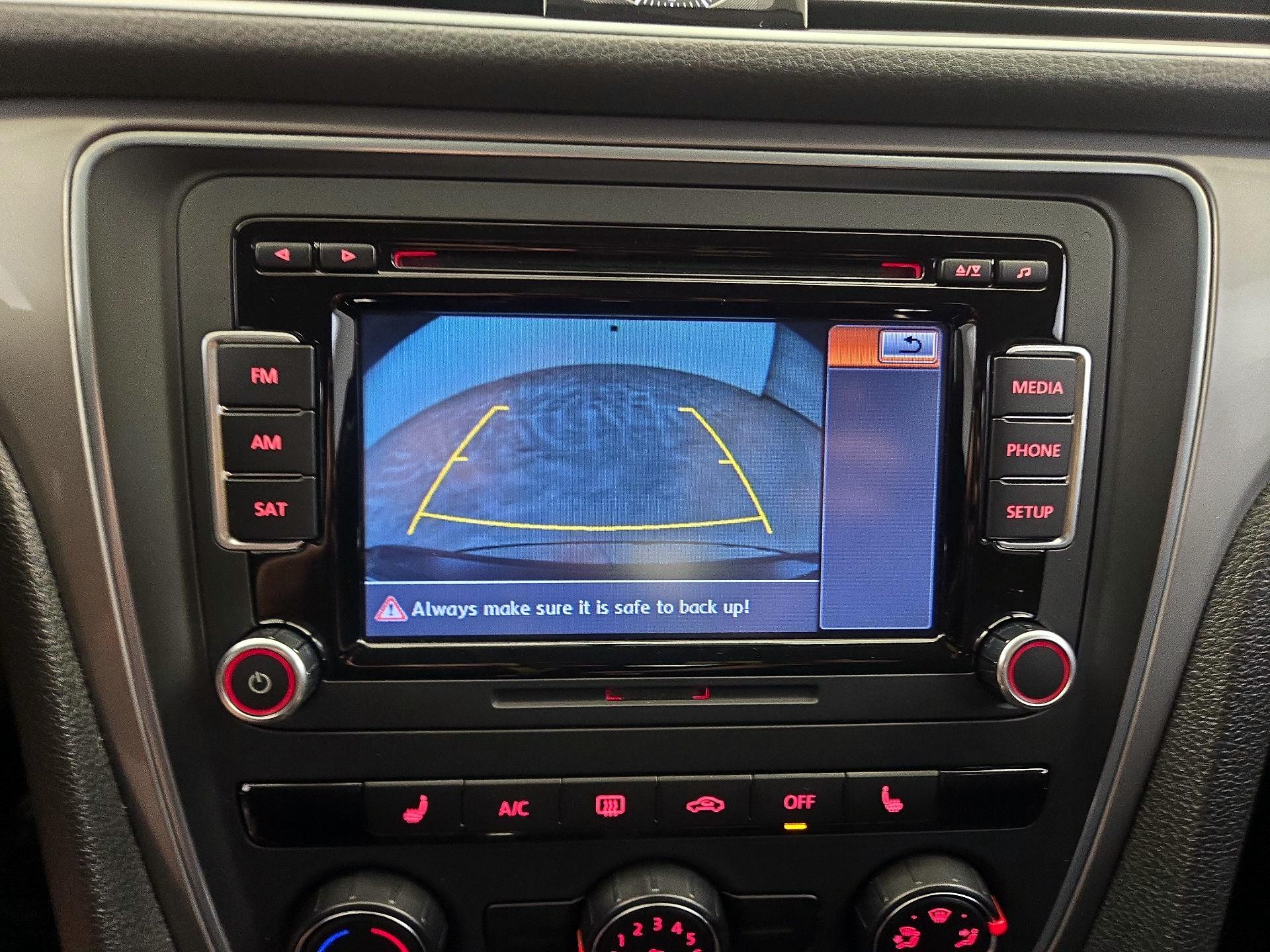 Thumbnail: 2015 Volkswagen Passat - 14