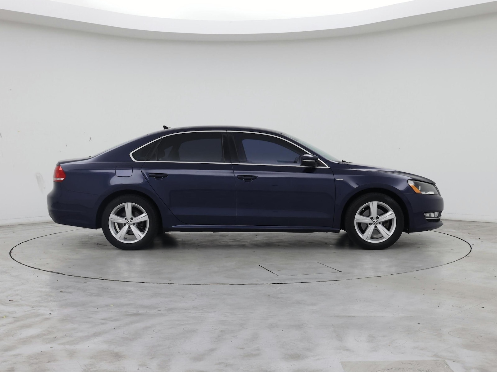 2015 Volkswagen Passat Limited Edition - Photo 8
