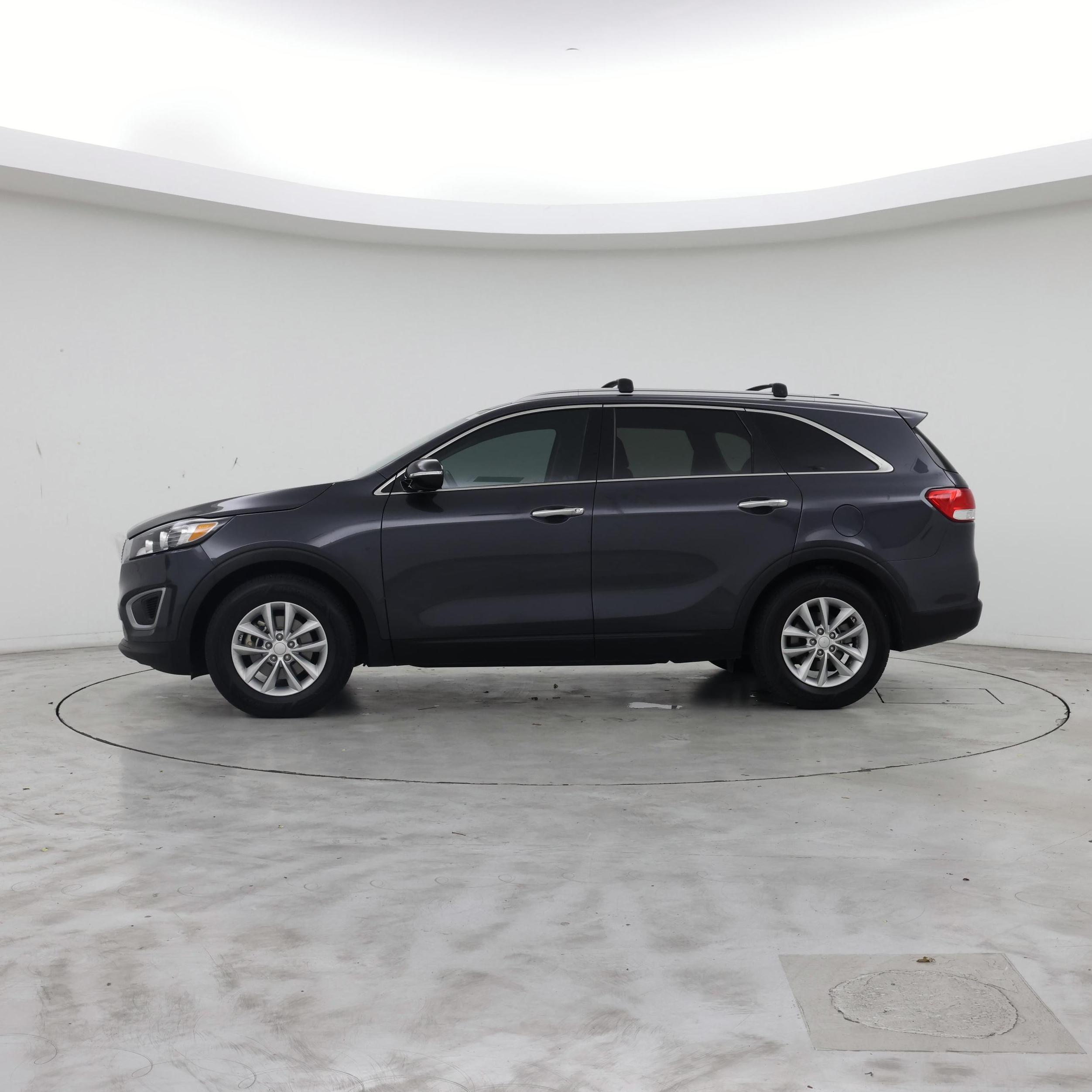 Thumbnail: 2018 Kia Sorento - 3