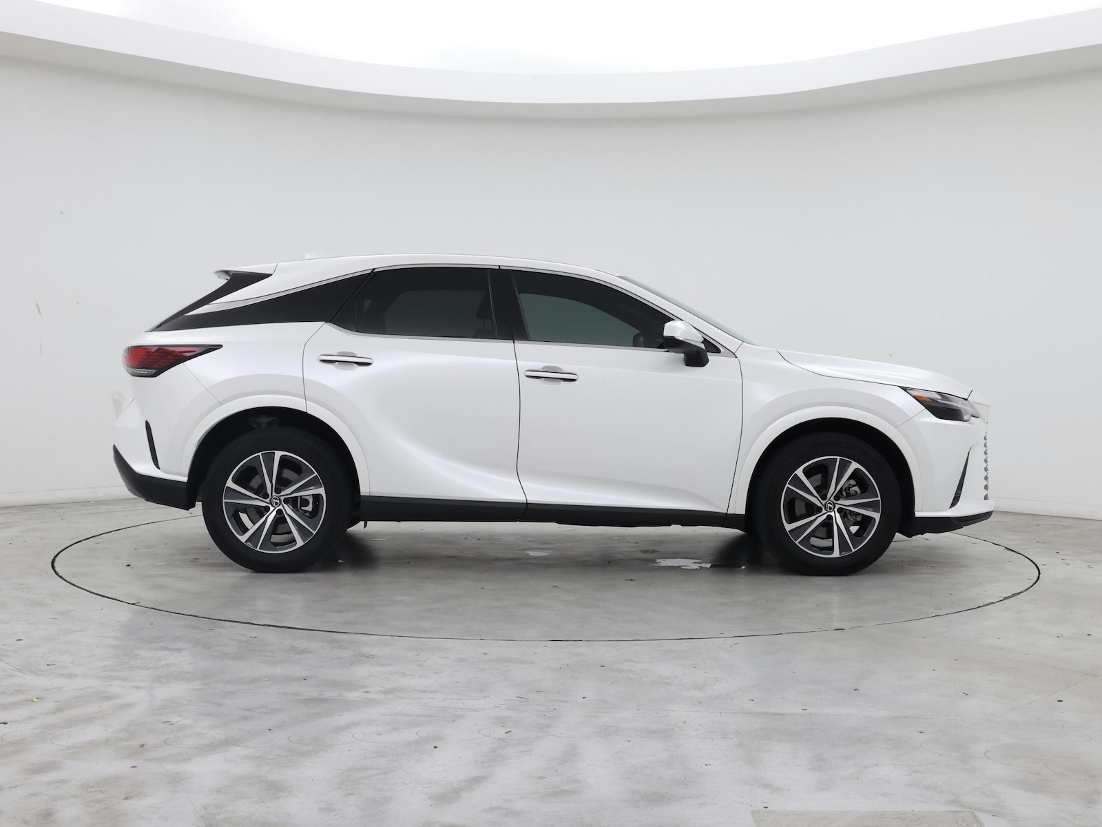 2025 Lexus RX 350 - Photo 8