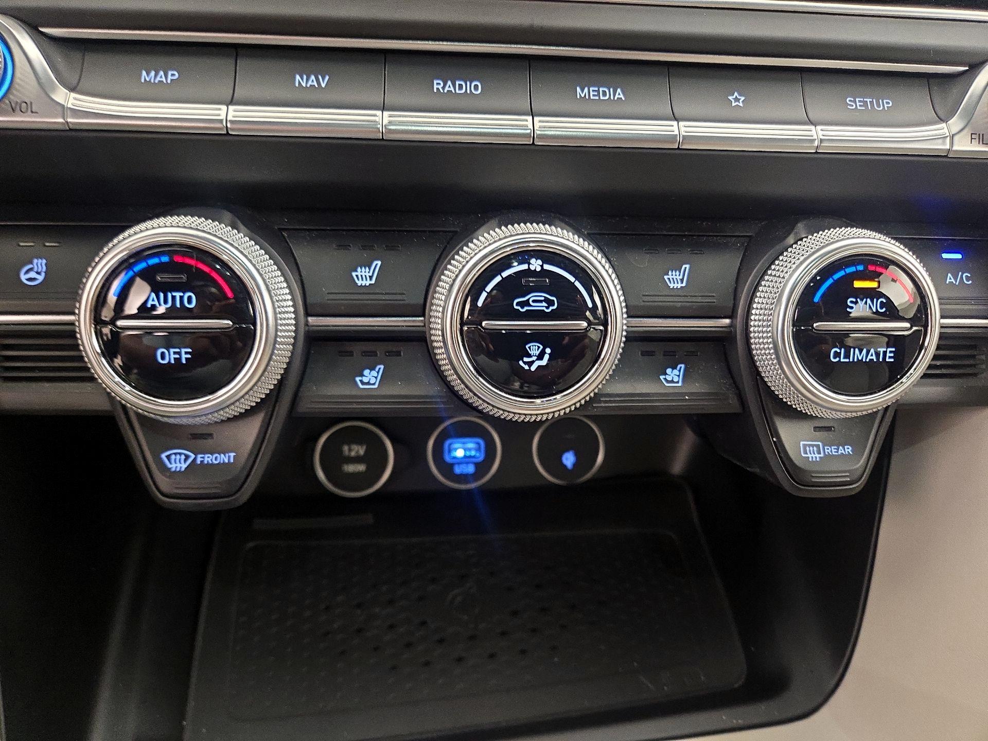 Thumbnail: 2023 Genesis G70 - 17