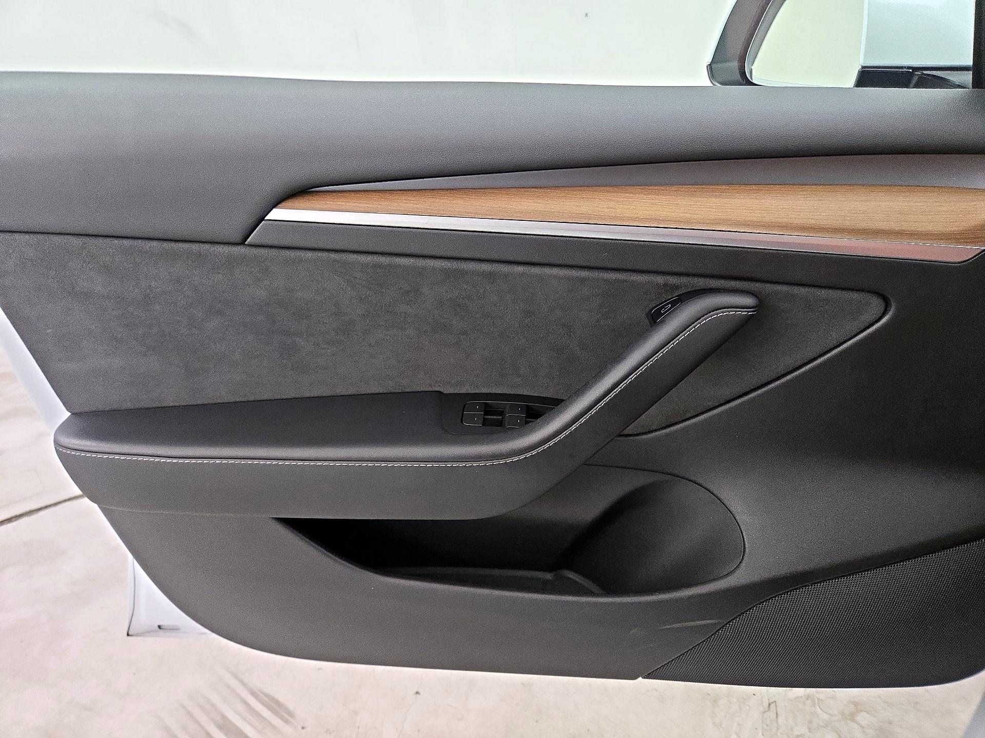 Thumbnail: 2022 Tesla Model 3 - 12