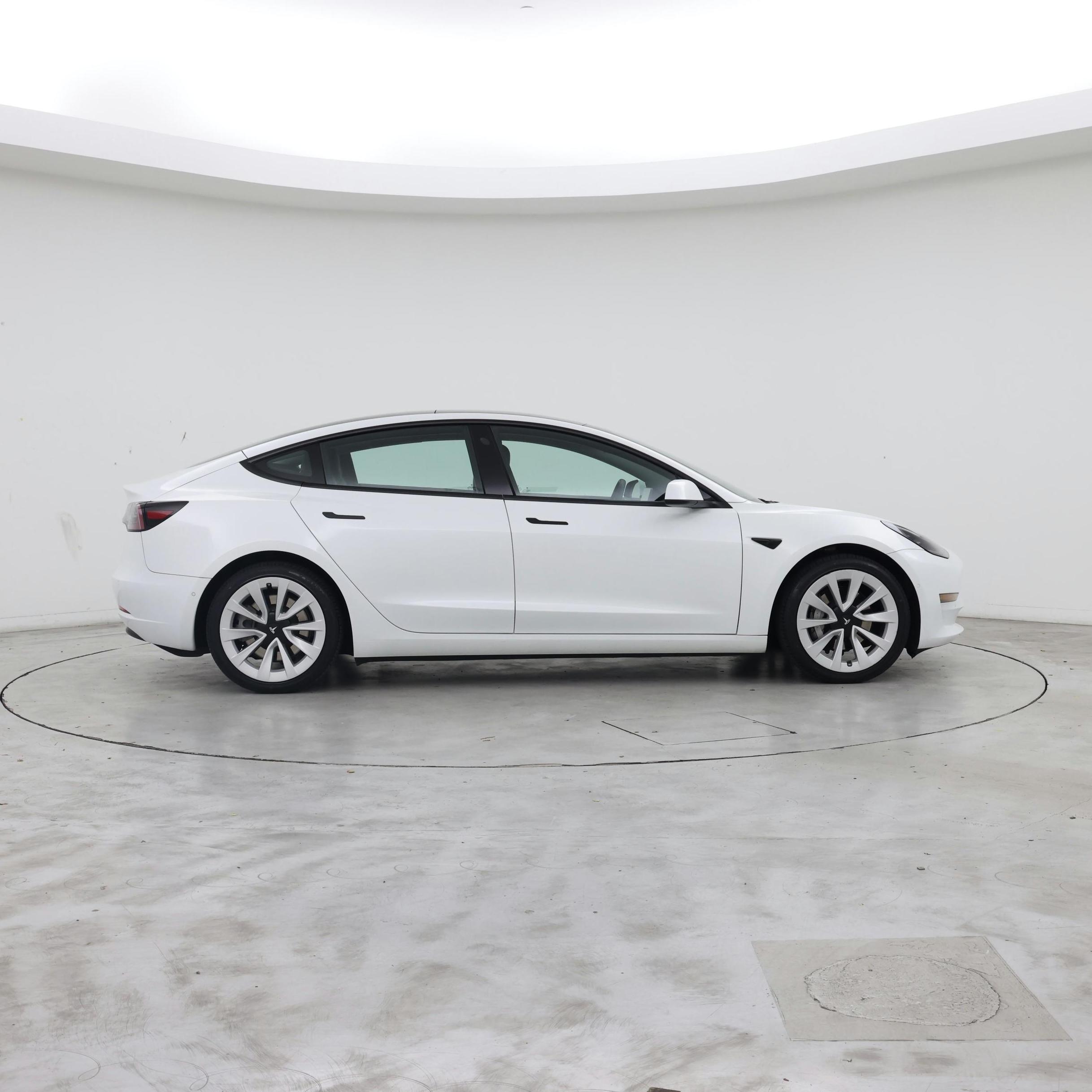 Thumbnail: 2022 Tesla Model 3 - 7