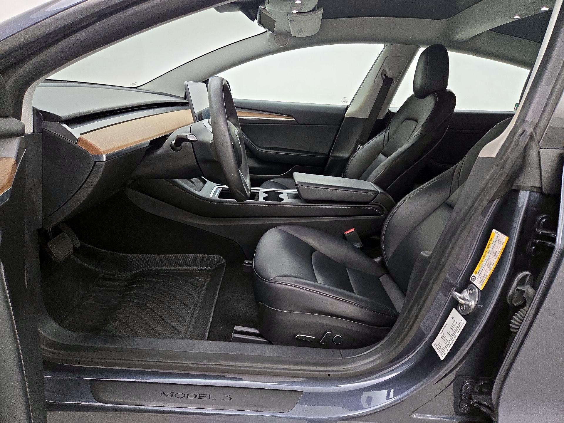 Thumbnail: 2022 Tesla Model 3 - 11