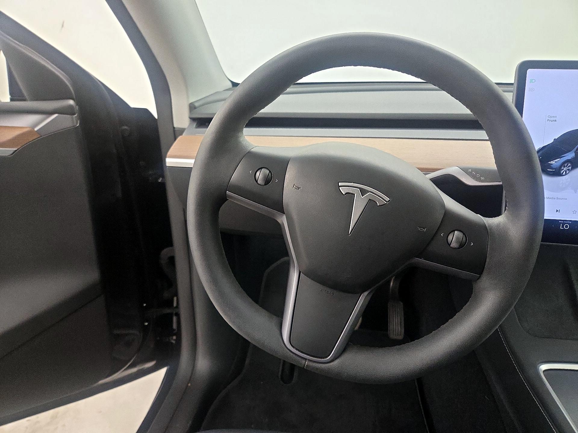 Thumbnail: 2024 Tesla Model Y - 10