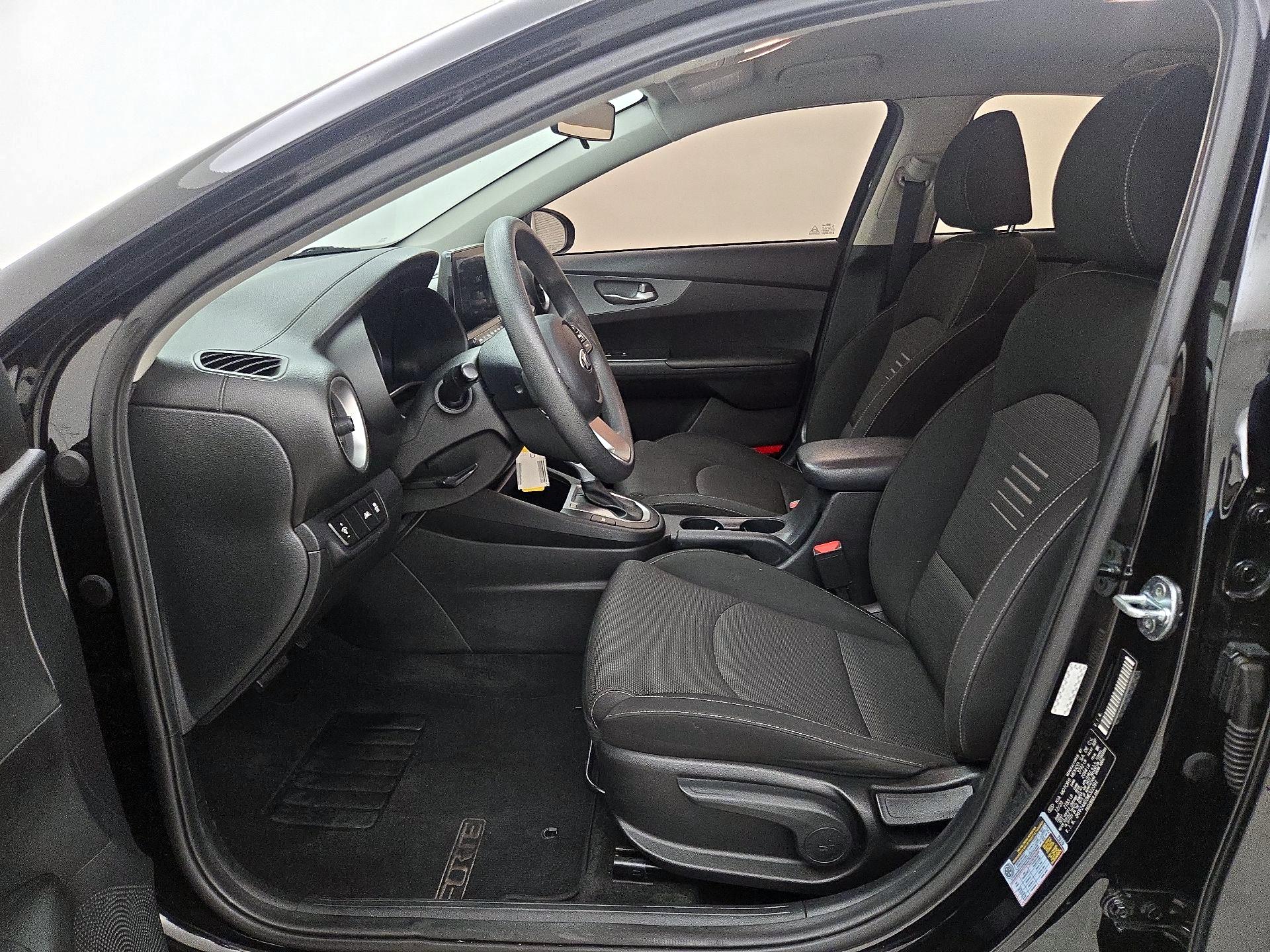 Thumbnail: 2021 Kia Forte - 11