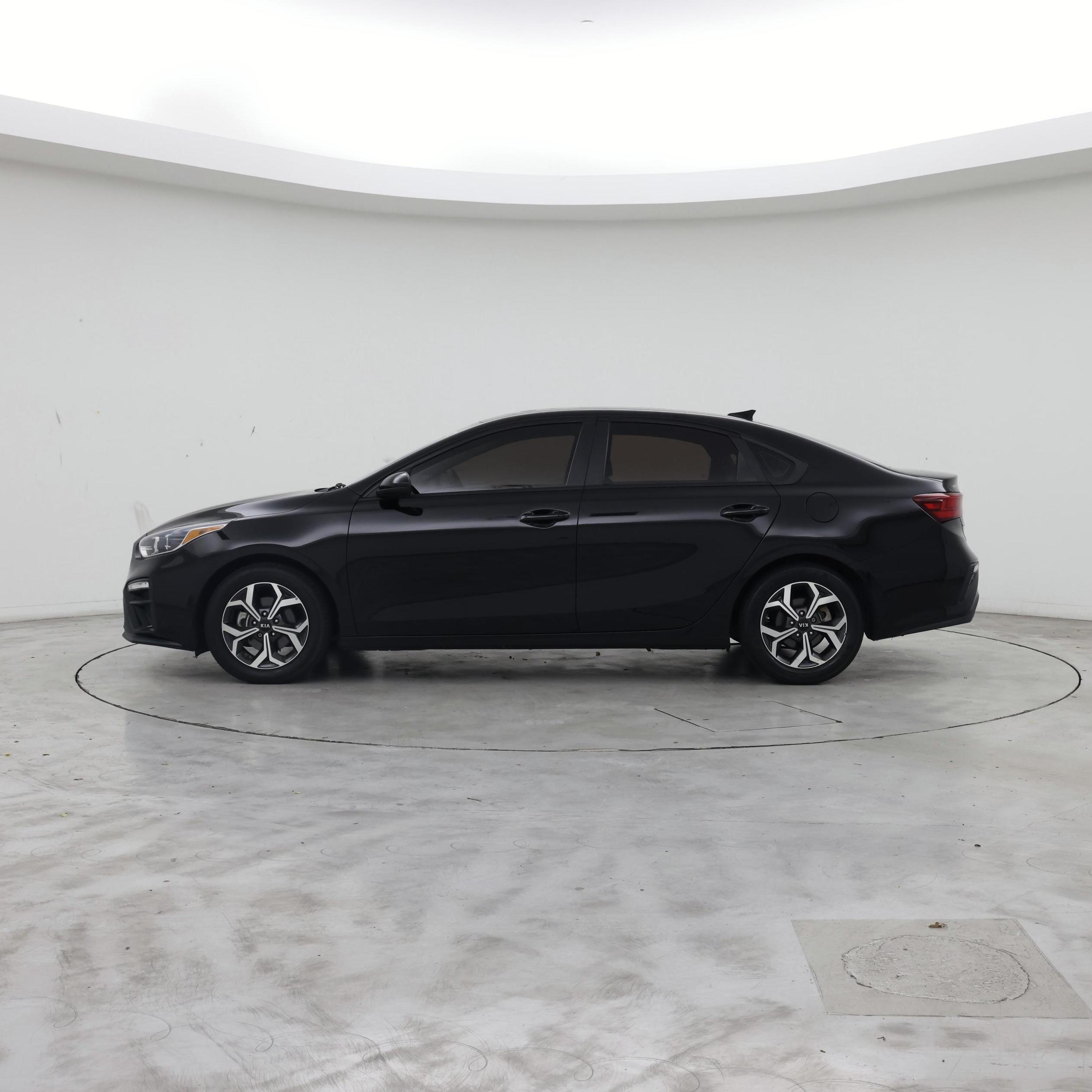 Thumbnail: 2021 Kia Forte - 3