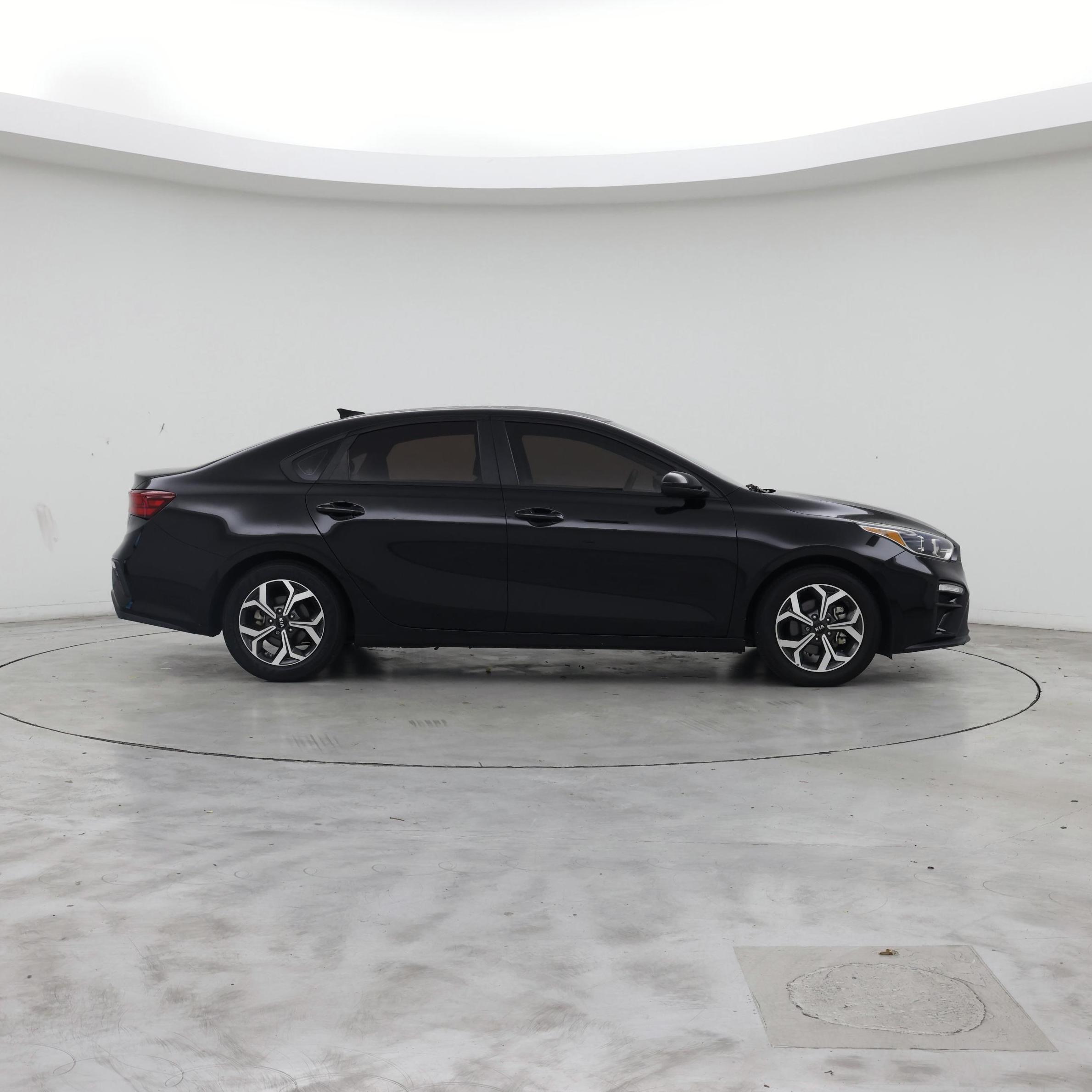Thumbnail: 2021 Kia Forte - 7