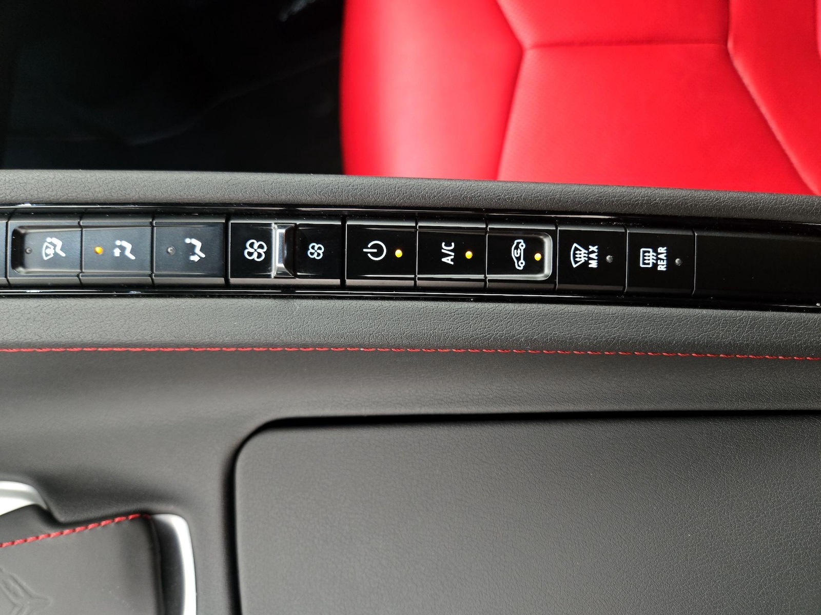 2023 Chevrolet Corvette 1LT - Photo 17