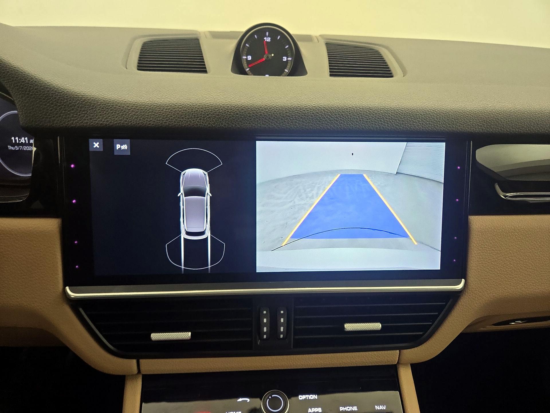 Thumbnail: 2019 Porsche Cayenne - 15
